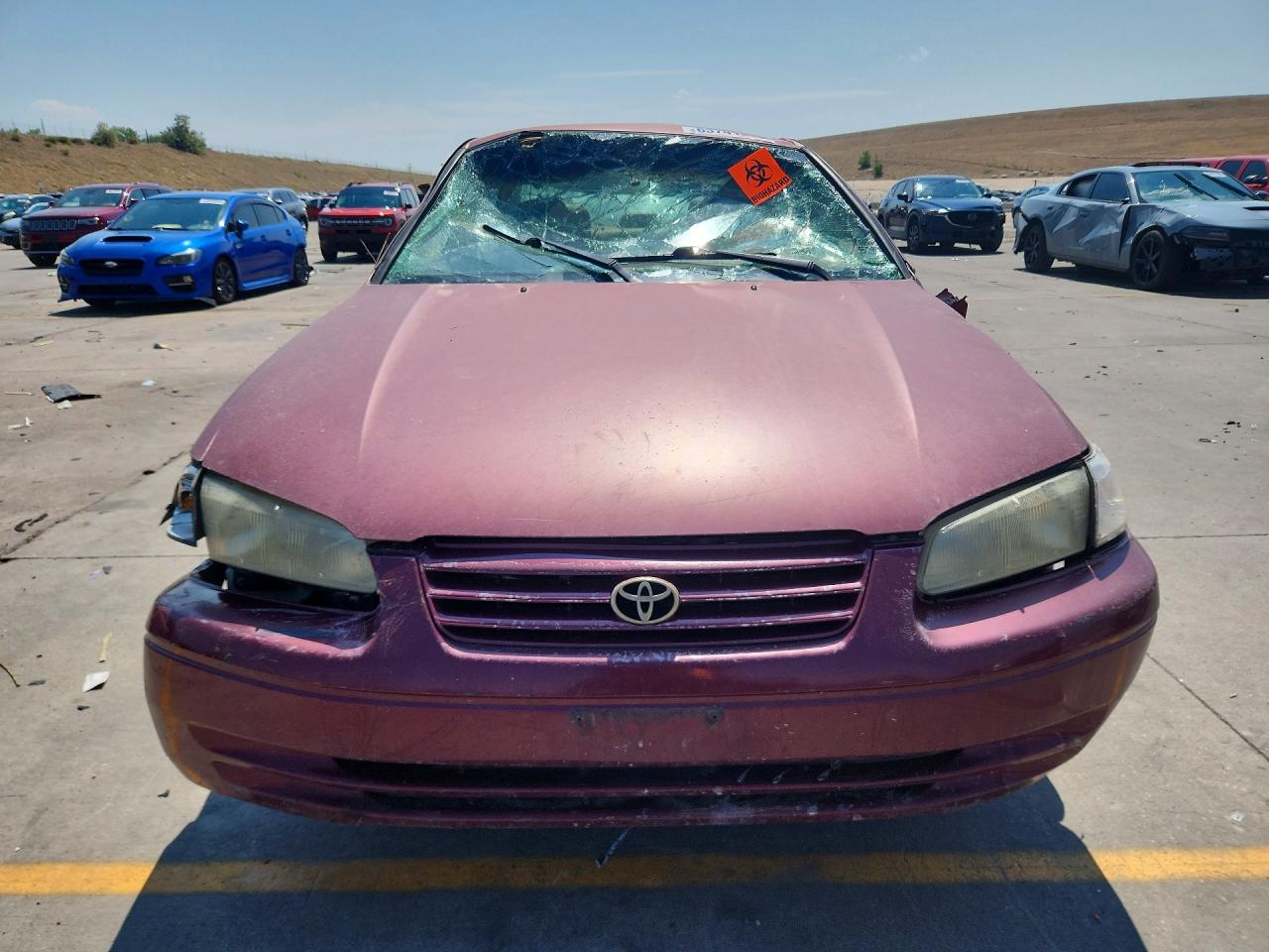 1998 Toyota Camry Le Burgundy vin: JT2BG22KXW0124891