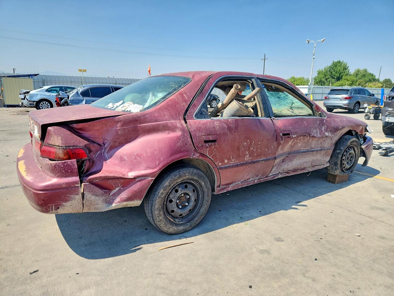 1998 Toyota Camry Le Burgundy vin: JT2BG22KXW0124891