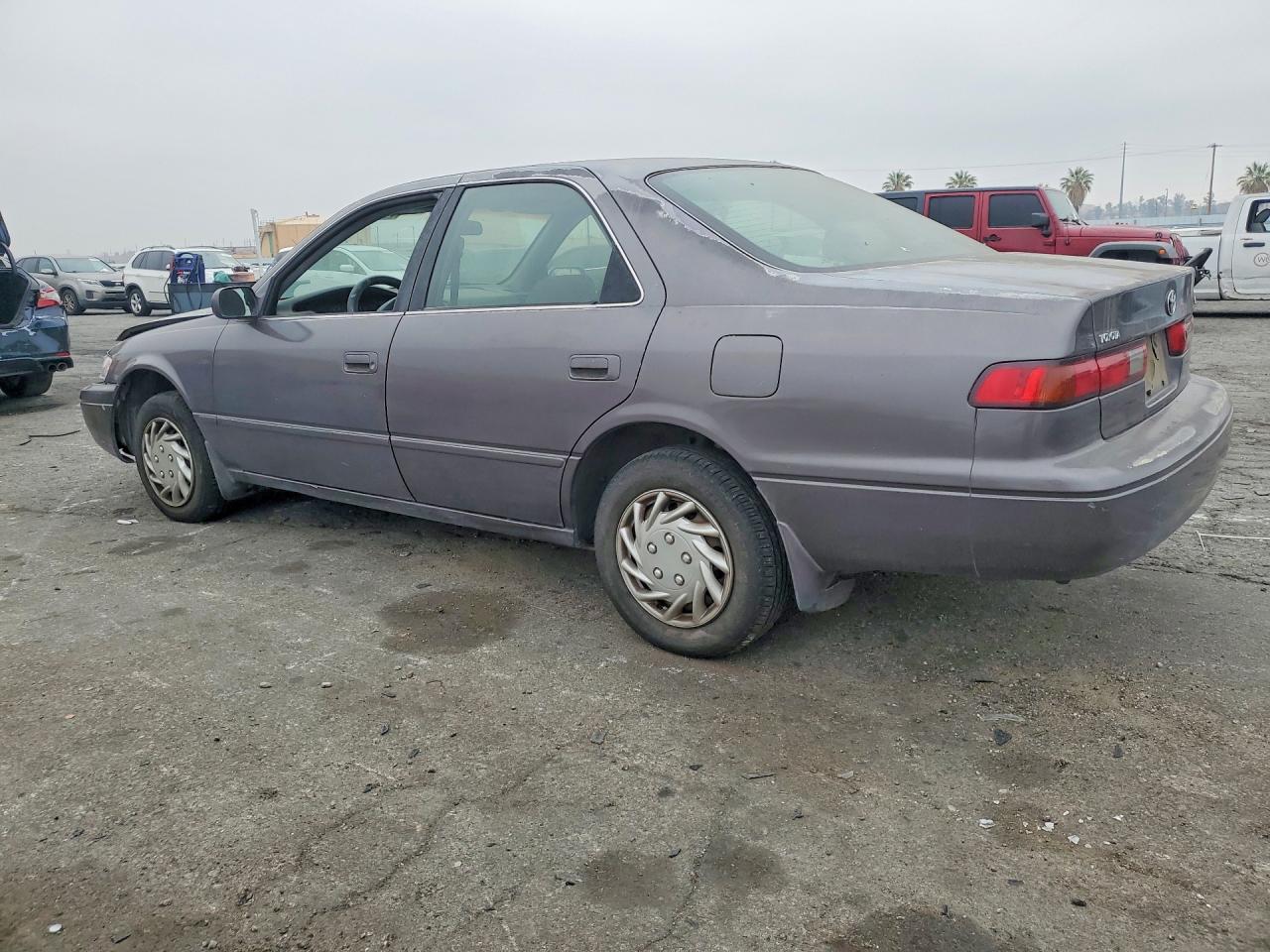1998 Toyota Camry Le Gray vin: JT2BG22KXW0241810