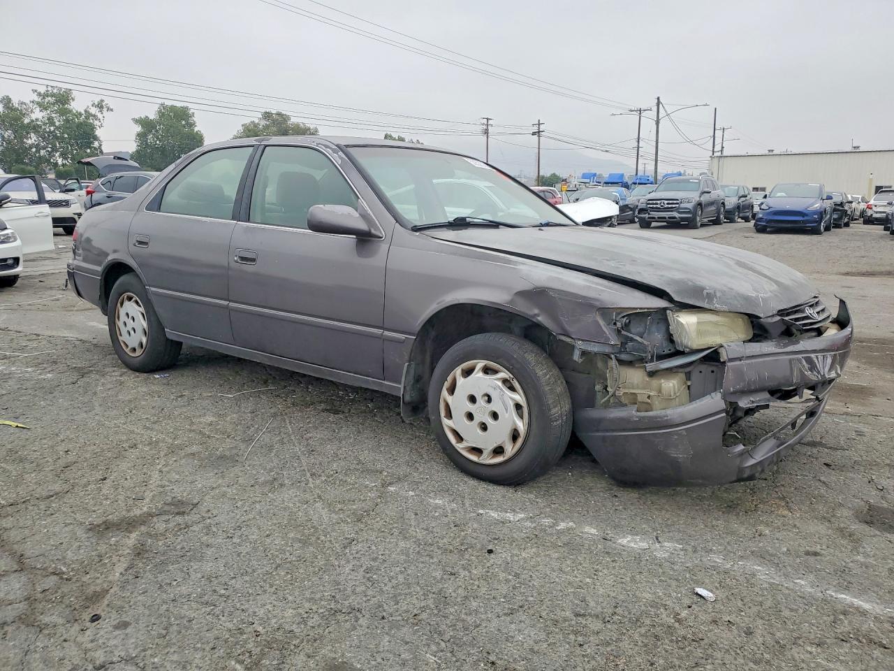 1998 Toyota Camry Le Gray vin: JT2BG22KXW0241810
