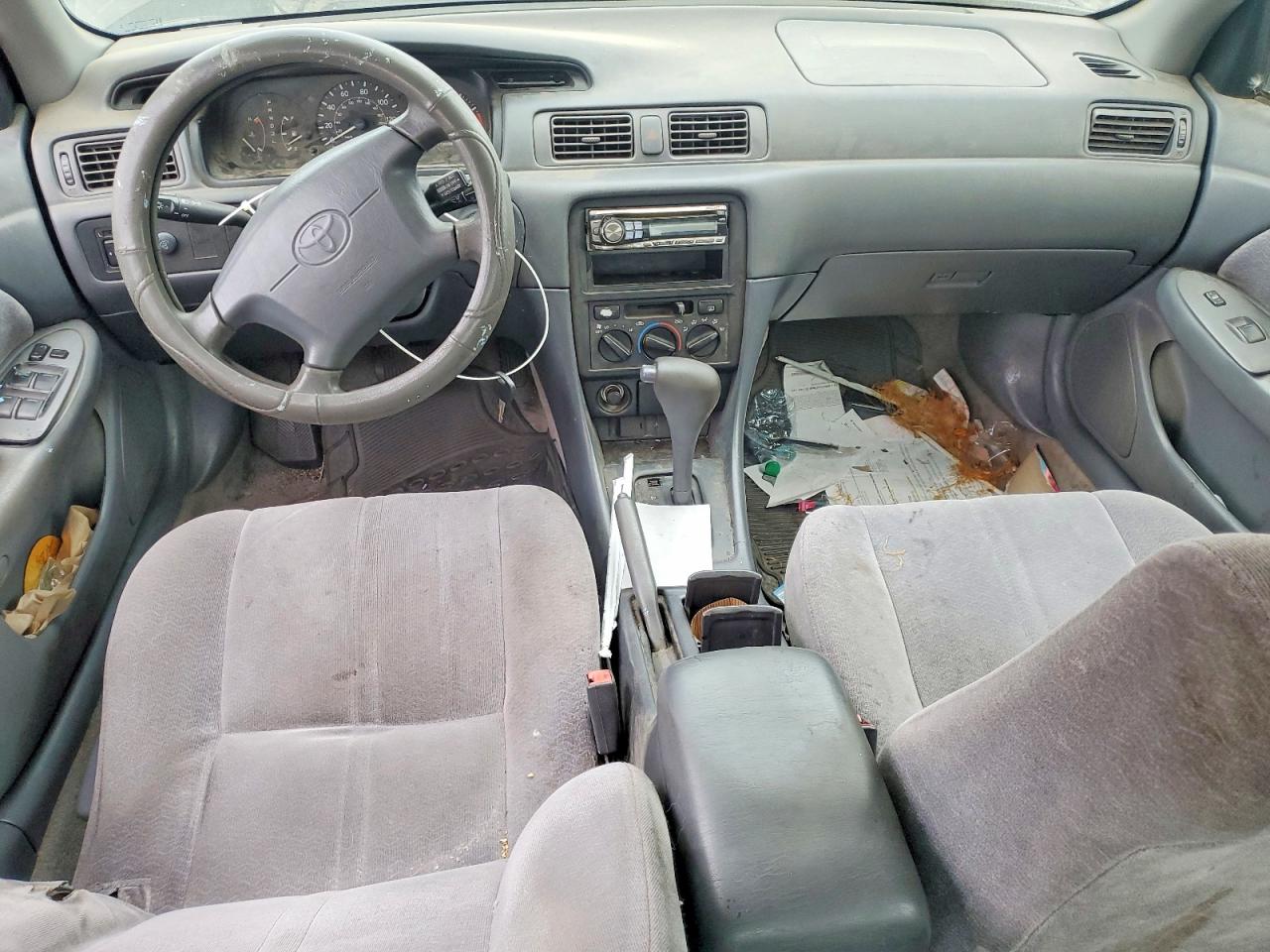 1998 Toyota Camry Le Gray vin: JT2BG22KXW0241810