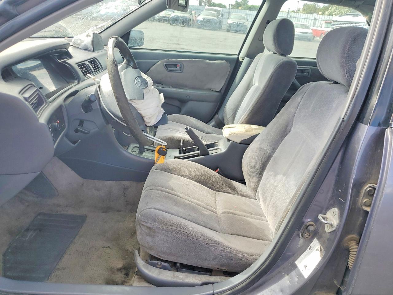 1999 Toyota Camry Le Gray vin: JT2BG22KXX0308519