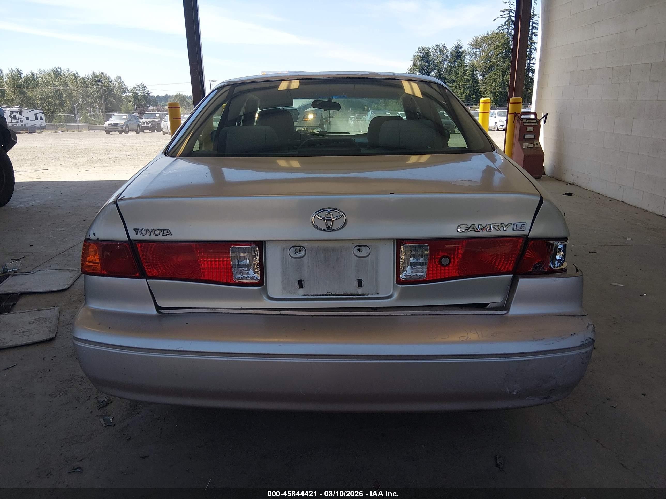 2000 Toyota Camry Le Золотой vin: JT2BG22KXY0429715