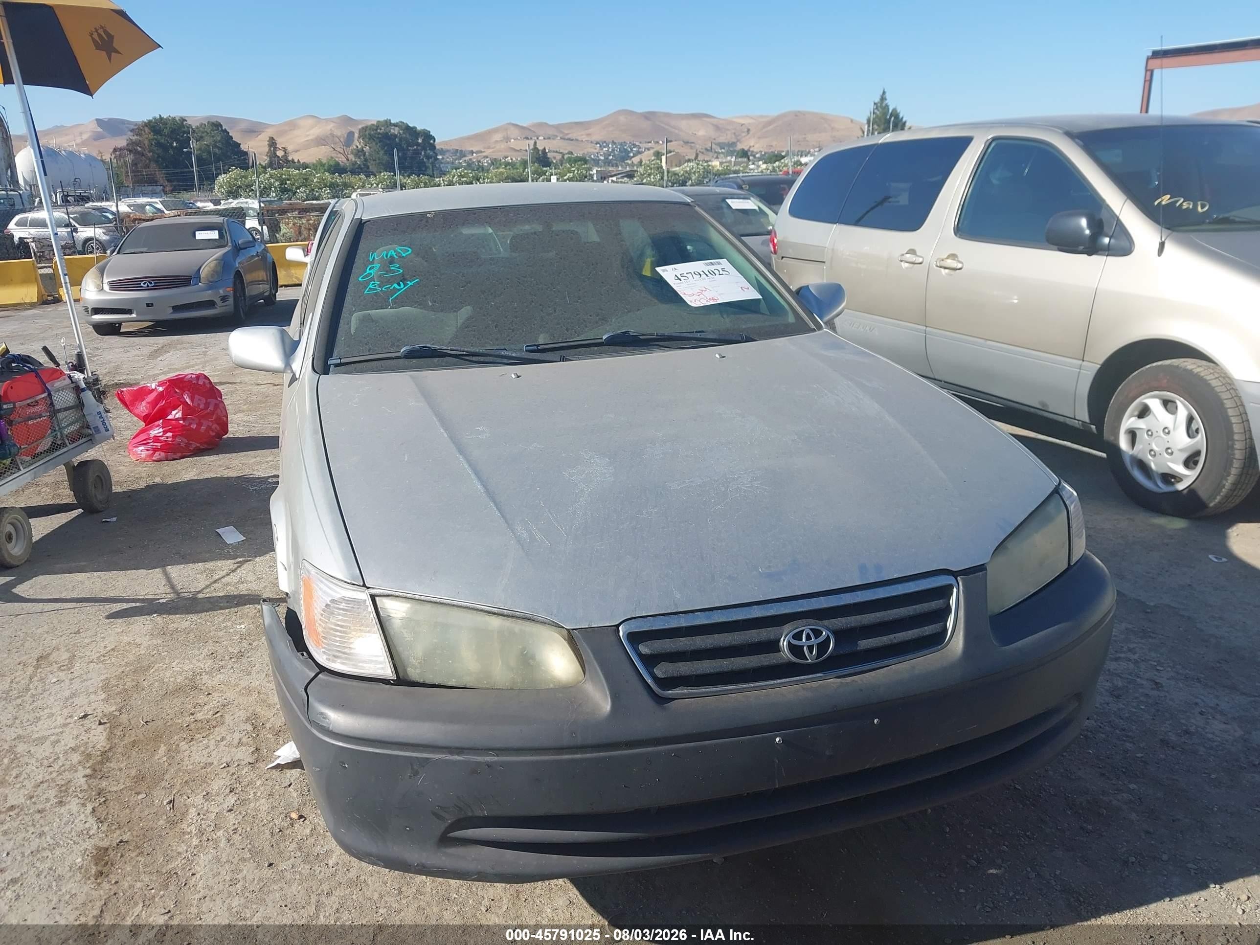 2000 Toyota Camry Le Silver vin: JT2BG22KXY0456915