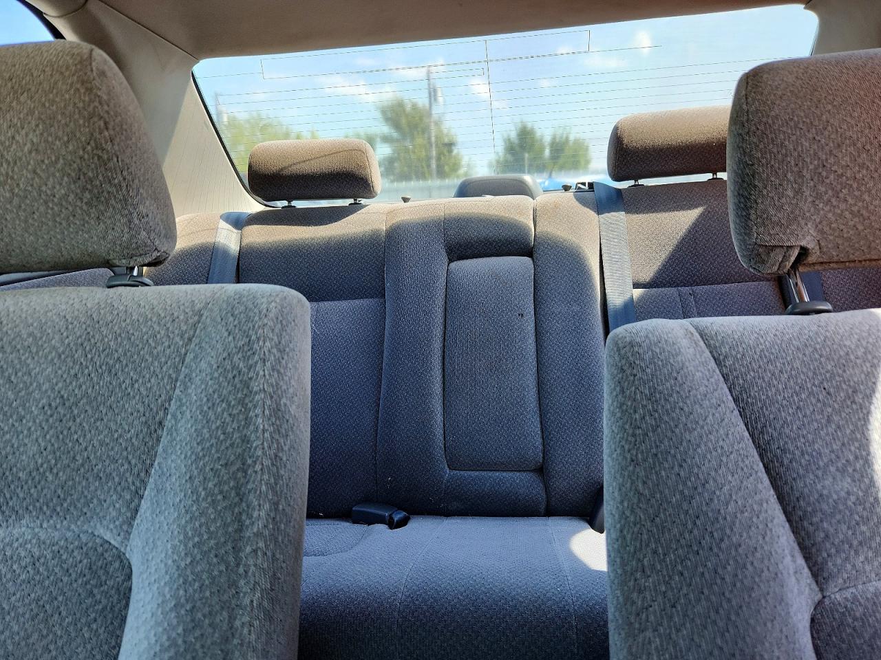 2000 Toyota Camry Le Gray vin: JT2BG22KXY0489610