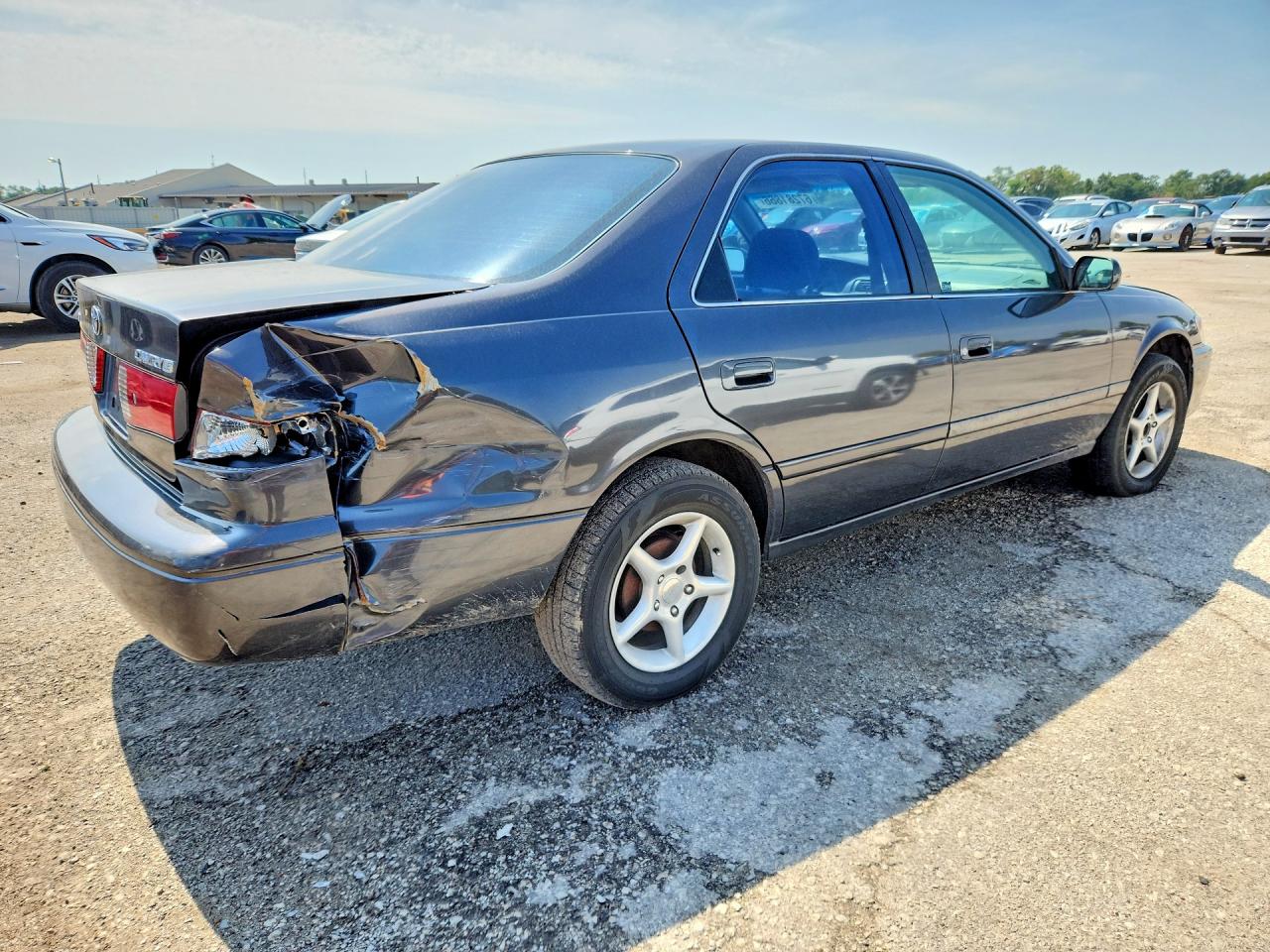 2000 Toyota Camry Le Gray vin: JT2BG22KXY0489610