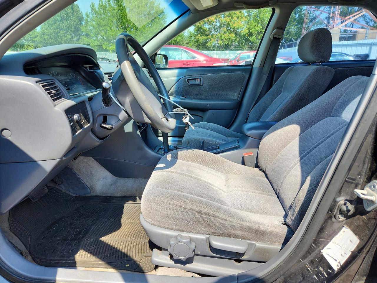 2000 Toyota Camry Le Gray vin: JT2BG22KXY0489610