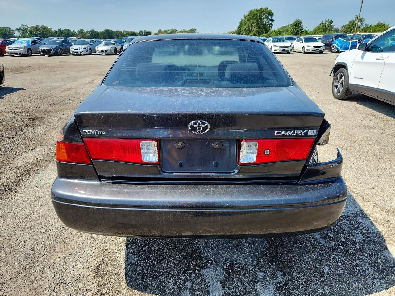 2000 Toyota Camry Le Gray vin: JT2BG22KXY0489610
