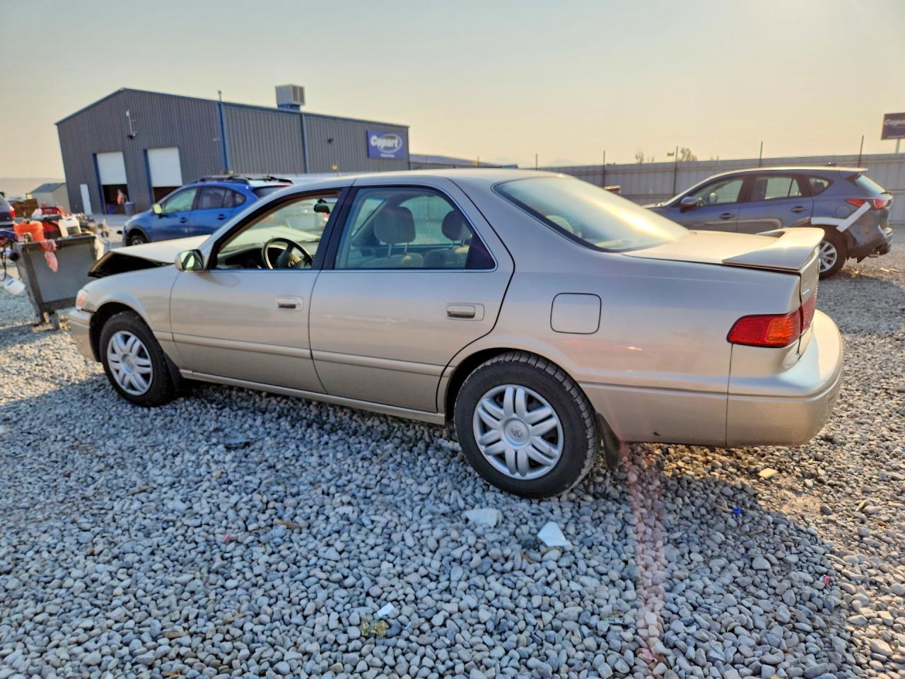 2001 Toyota Camry Le Tan vin: JT2BG28K010603630