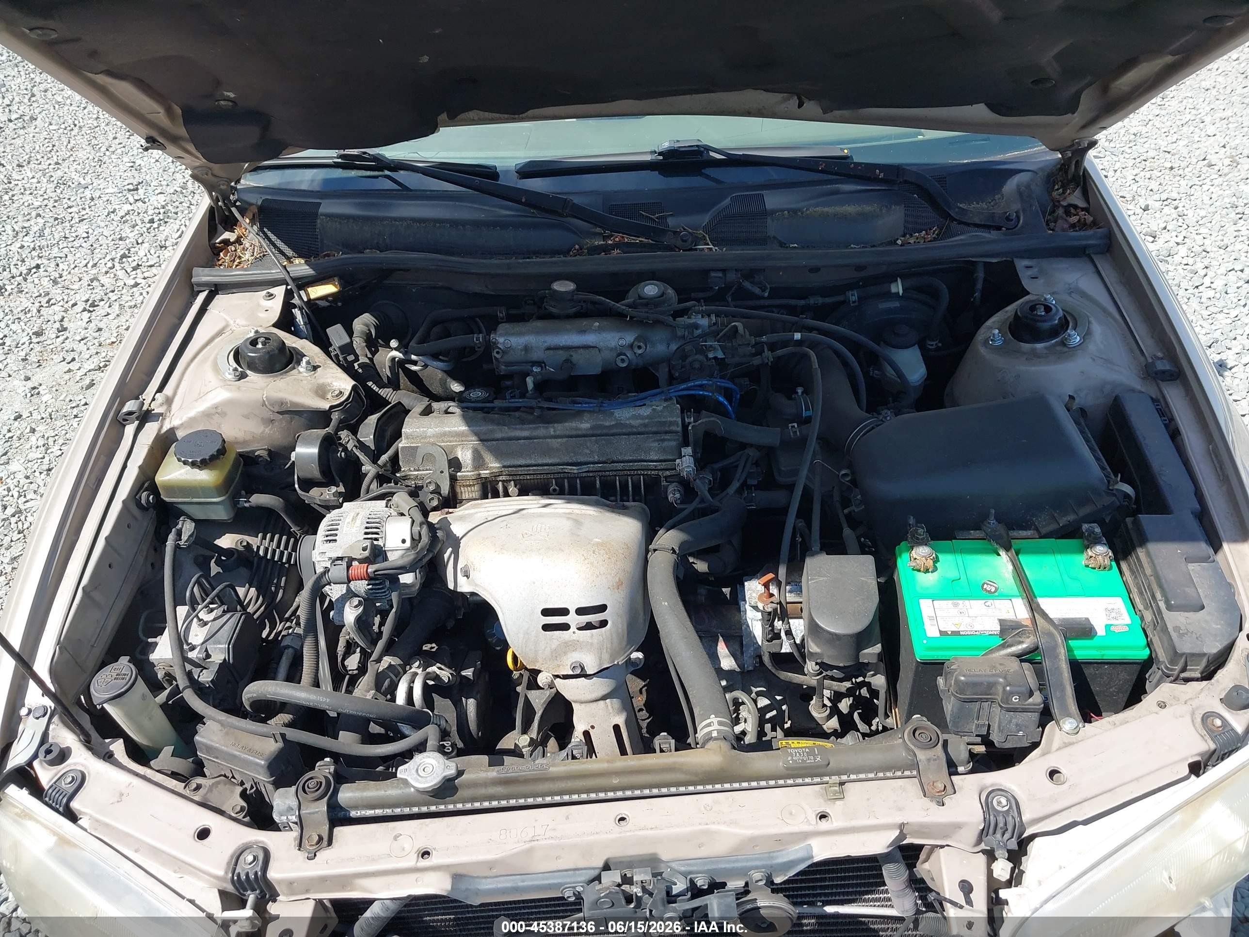 1999 Toyota Camry Le Gold vin: JT2BG28K0X0317415