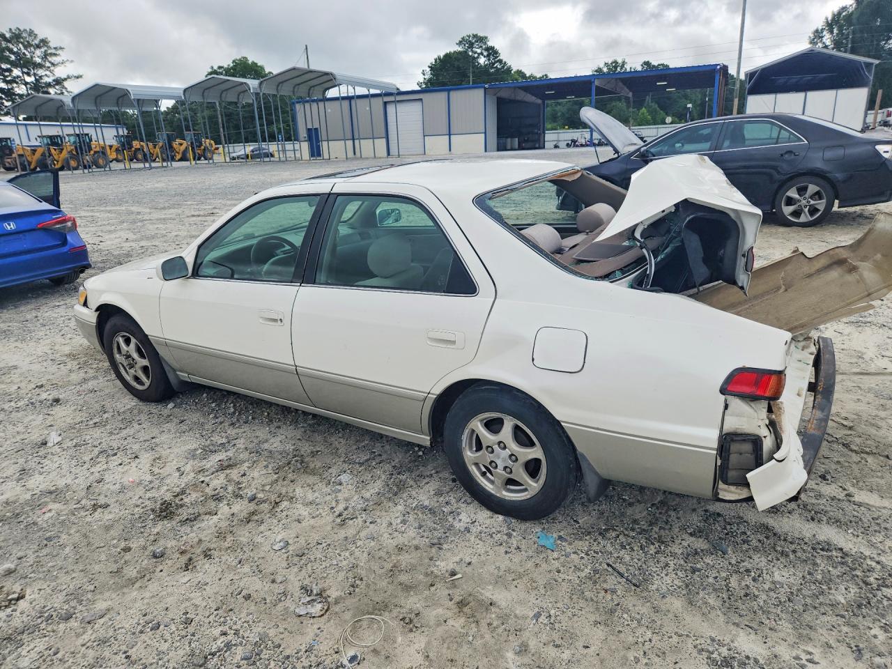 1999 Toyota Camry Le Белый vin: JT2BG28K0X0340421