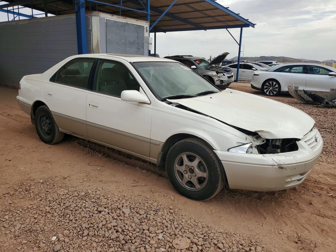 1999 Toyota Camry Le Белый vin: JT2BG28K0X0366209