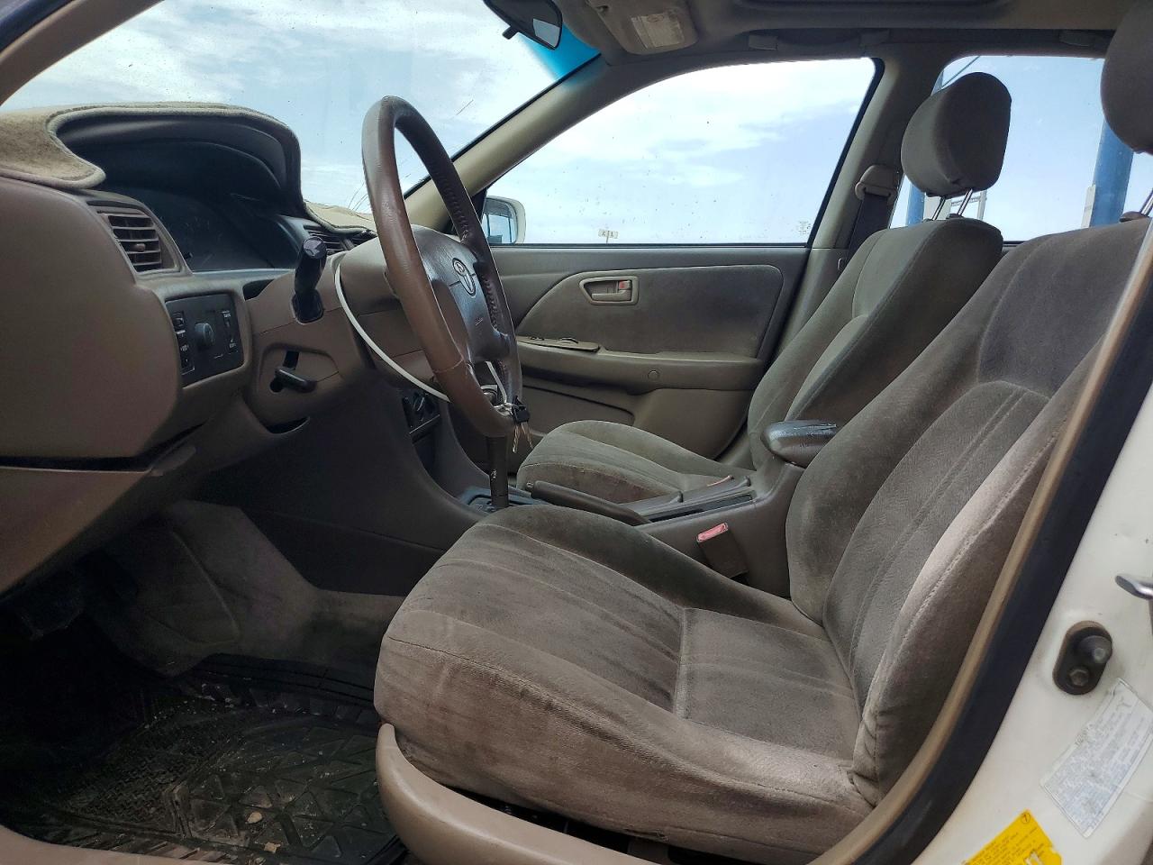 1999 Toyota Camry Le Белый vin: JT2BG28K0X0366209