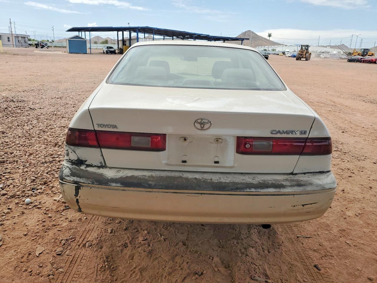 1999 Toyota Camry Le Белый vin: JT2BG28K0X0366209