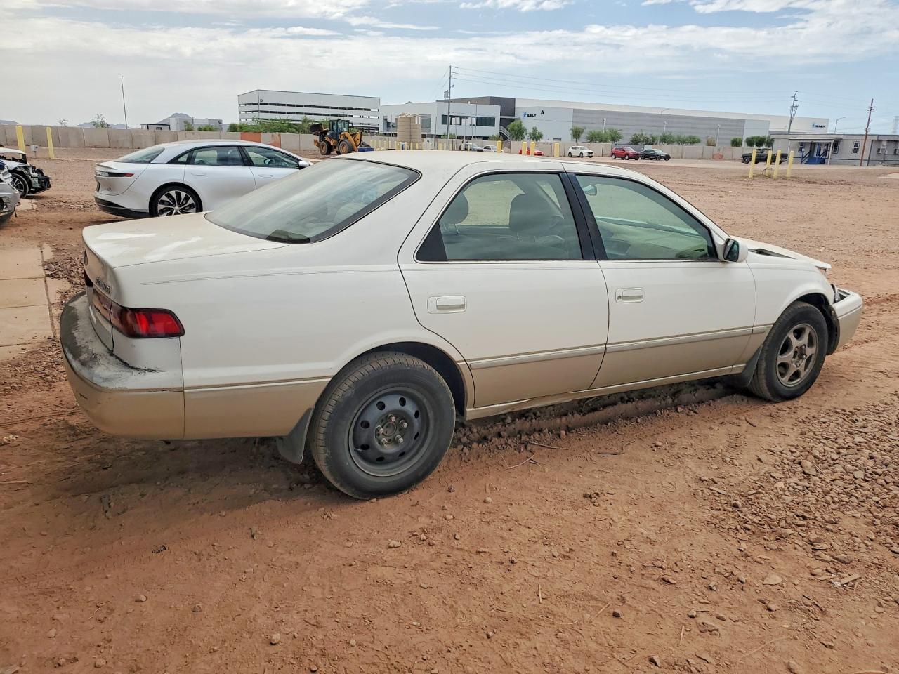 1999 Toyota Camry Le Белый vin: JT2BG28K0X0366209