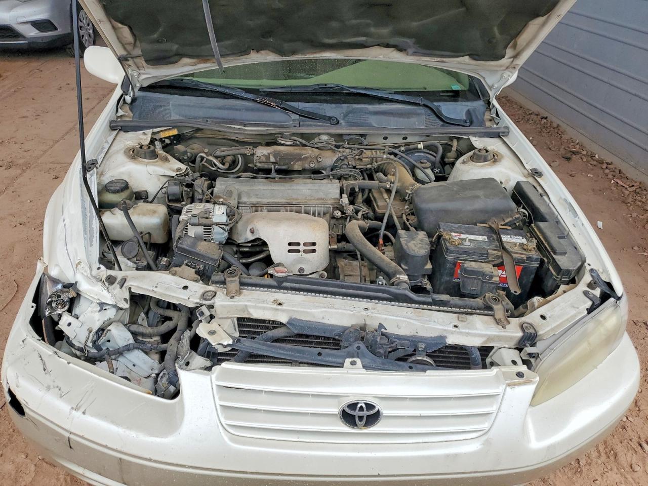 1999 Toyota Camry Le Белый vin: JT2BG28K0X0366209