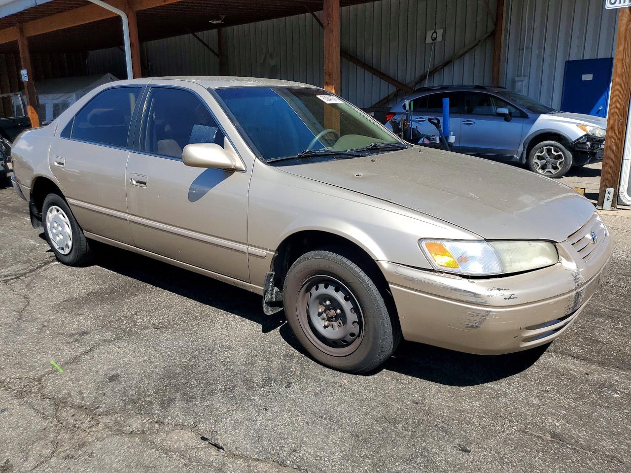 1998 Toyota Camry Le Gold vin: JT2BG28K2W0164681