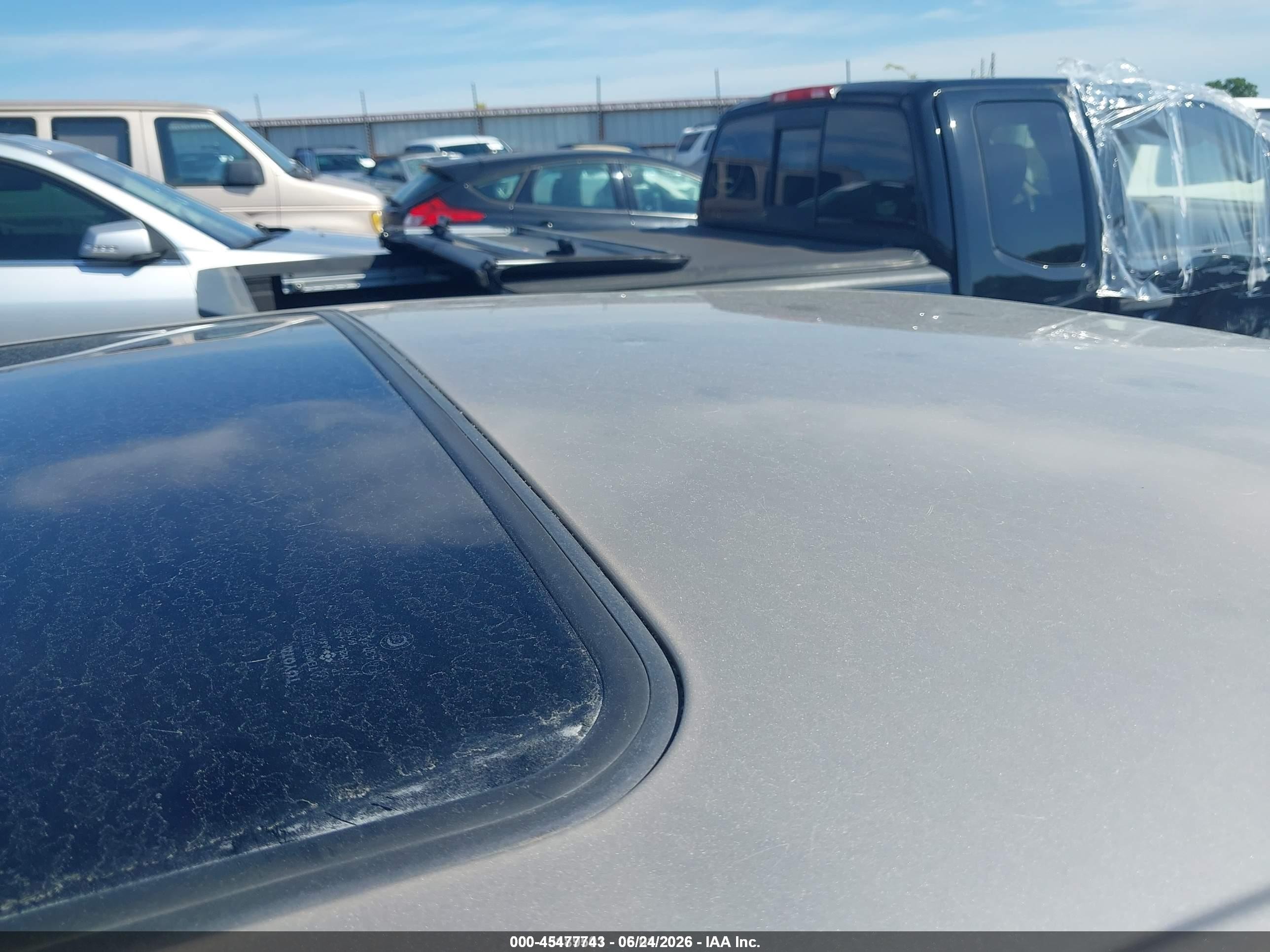 1998 Toyota Camry Le Silver vin: JT2BG28K4W0143881
