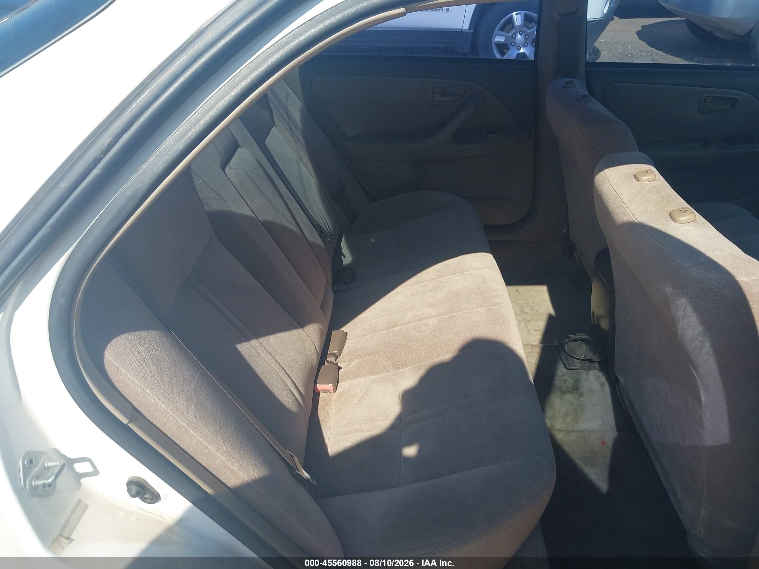 1999 Toyota Camry Le White vin: JT2BG28K4X0288906