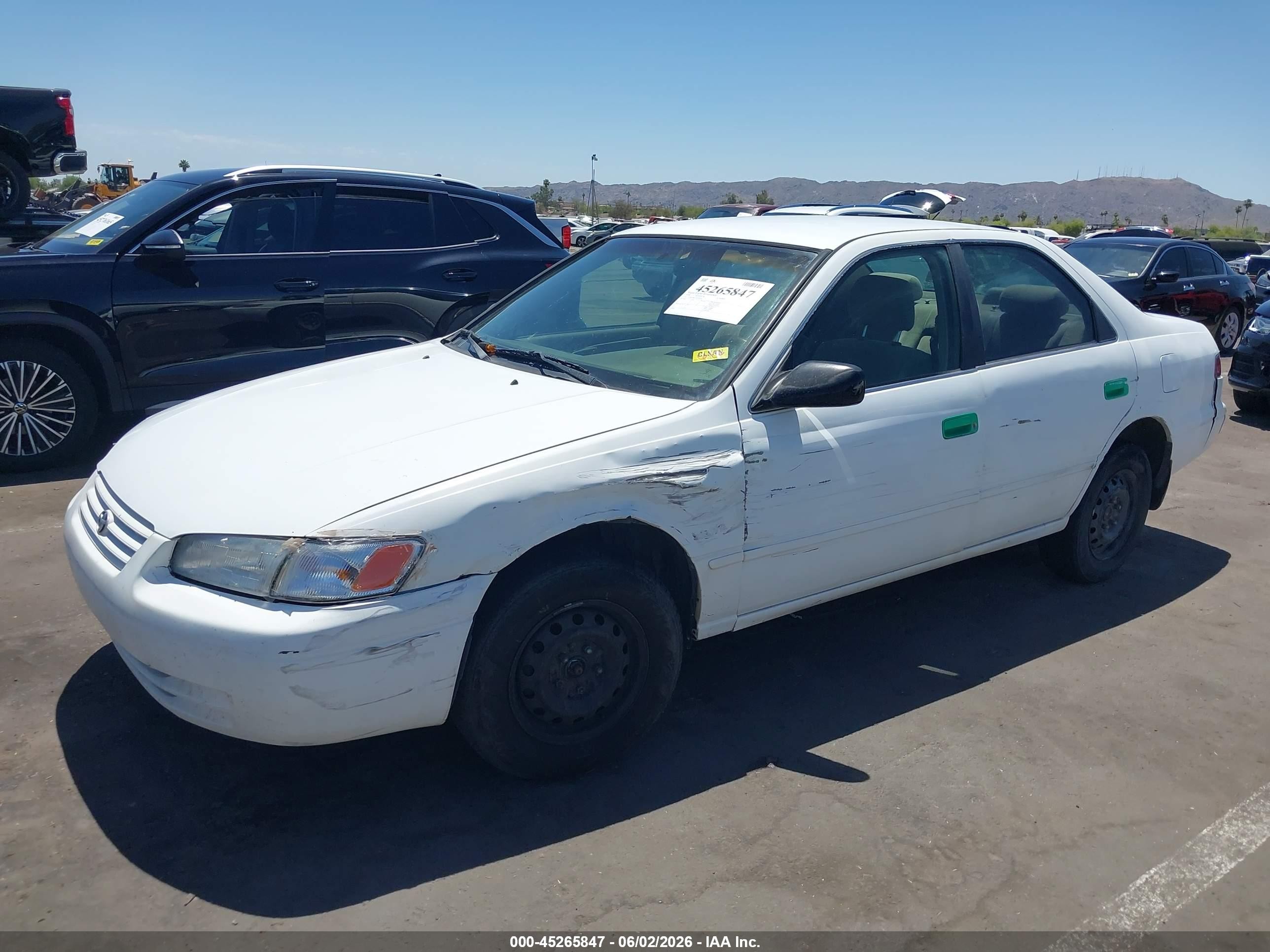 1999 Toyota Camry Le Белый vin: JT2BG28K5X0276263
