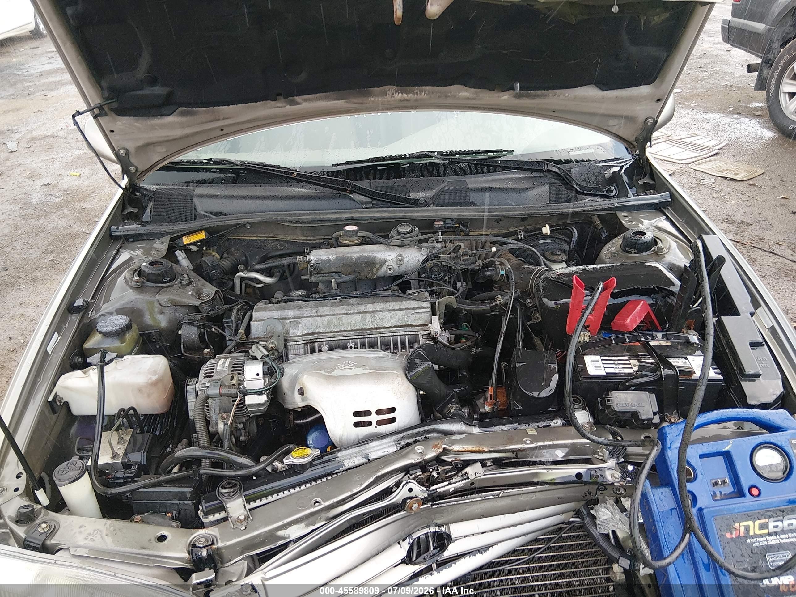 1999 Toyota Camry Le Silver vin: JT2BG28K6X0338687