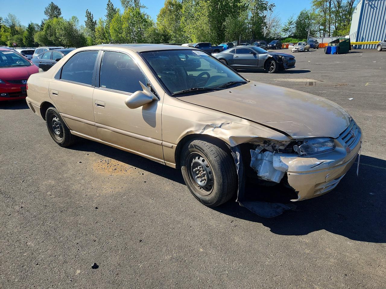 1998 Toyota Camry Желто-коричневый vin: JT2BG28K8W0250156