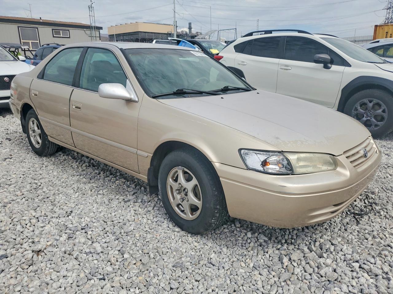 1999 Toyota Camry Xle Gold vin: JT2BG28K8X0284101