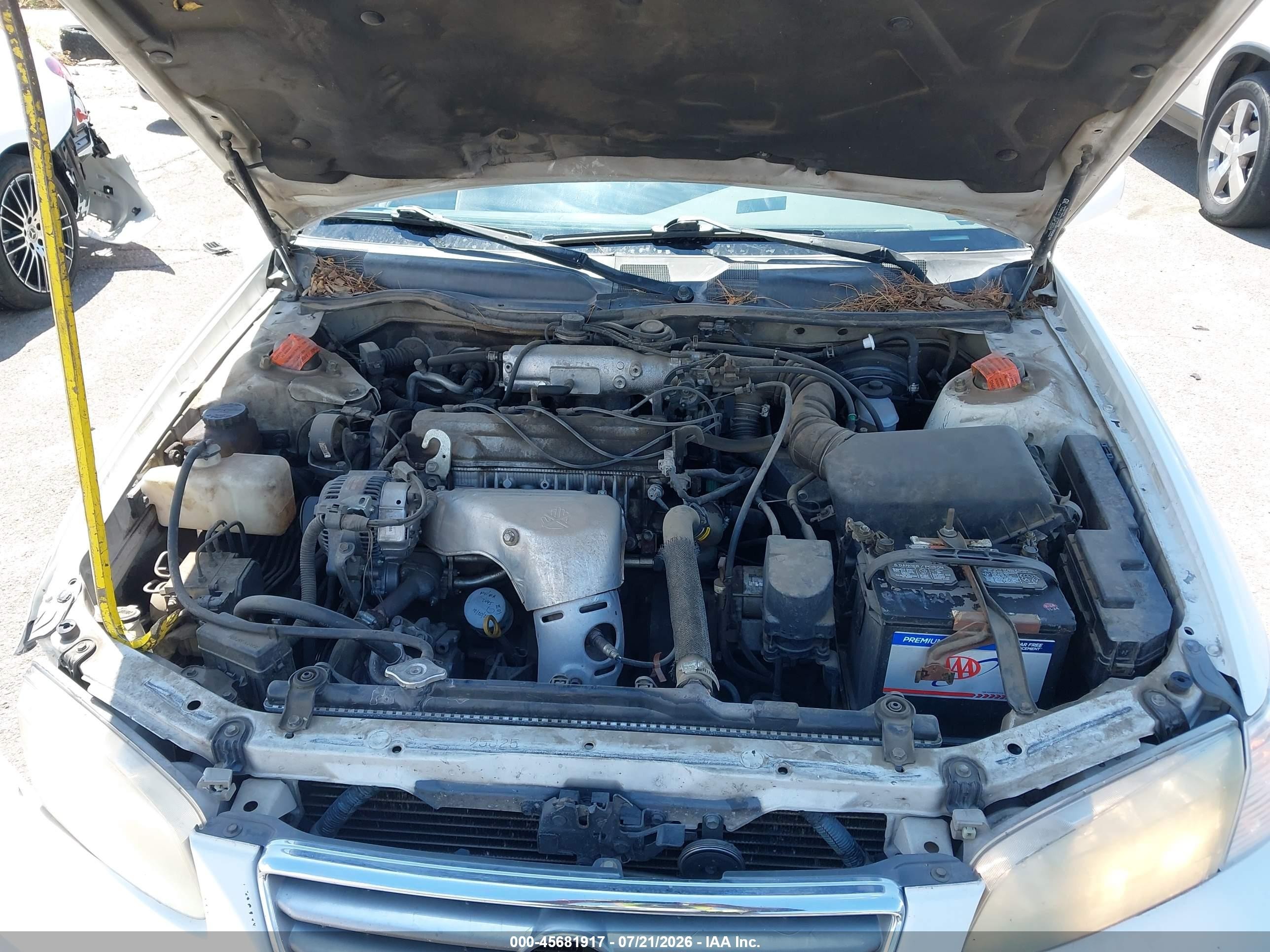 2001 Toyota Camry Le Белый vin: JT2BG28KX10554131
