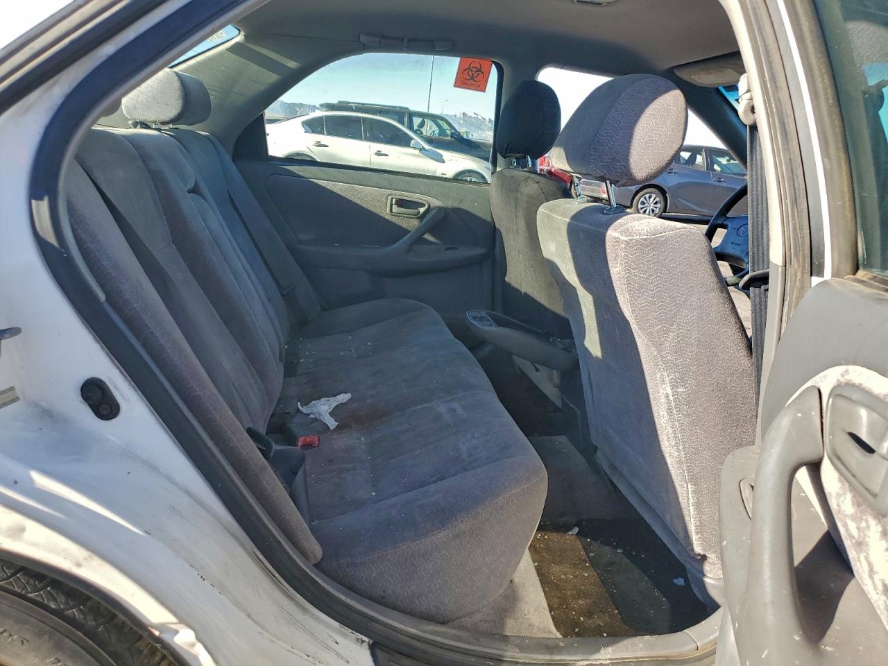 1998 Toyota Camry Le White vin: JT2BG28KXW0181261