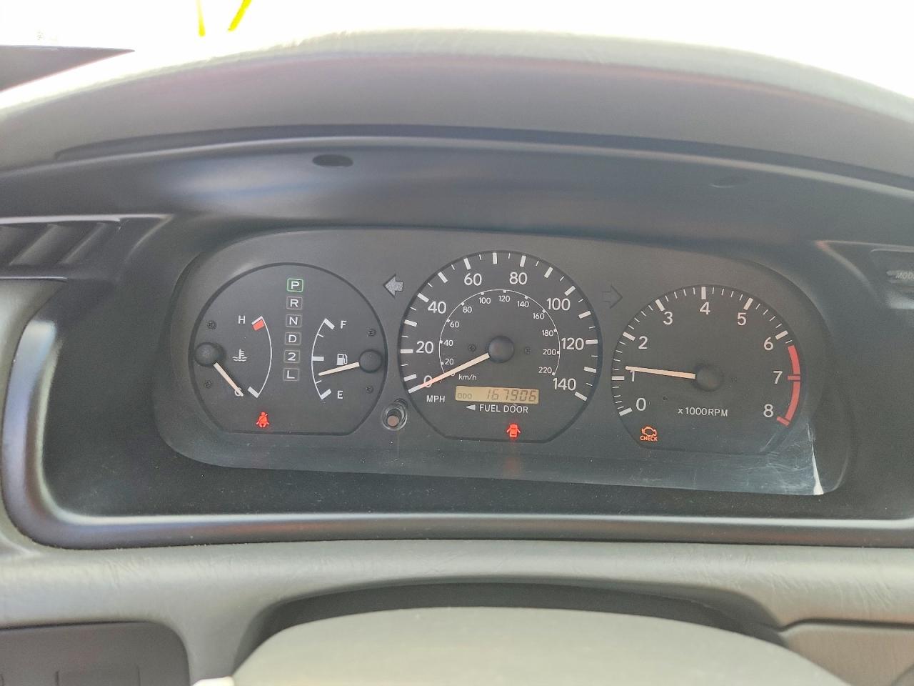 2000 Toyota Camry Le Tan vin: JT2BG28KXY0484916