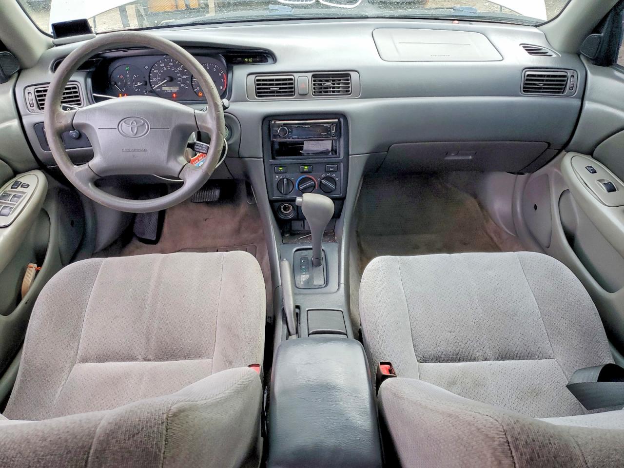 2000 Toyota Camry Le Tan vin: JT2BG28KXY0484916