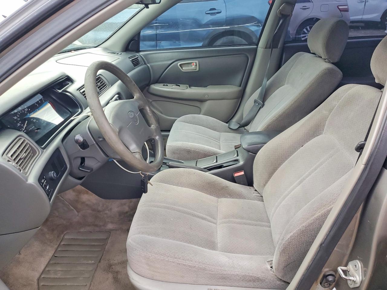 2000 Toyota Camry Le Tan vin: JT2BG28KXY0484916