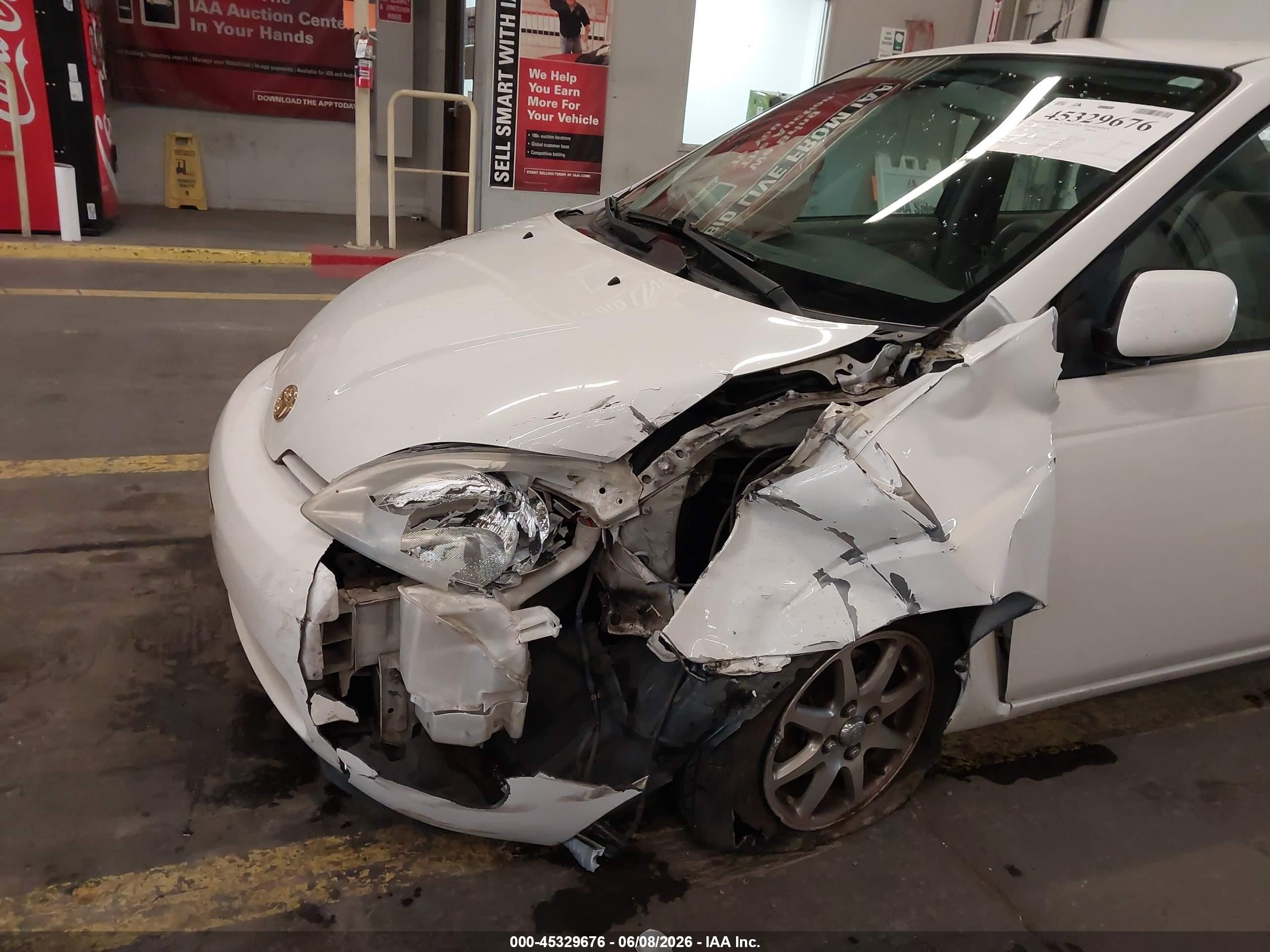 2003 Toyota Prius   White vin: JT2BK12U630070253