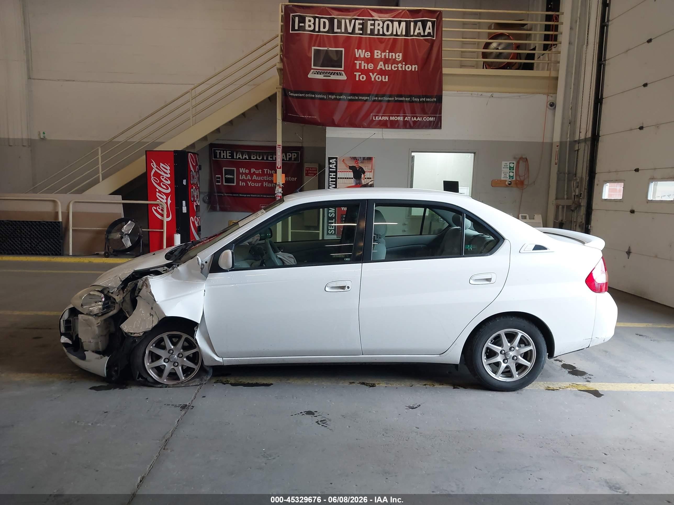 2003 Toyota Prius   White vin: JT2BK12U630070253