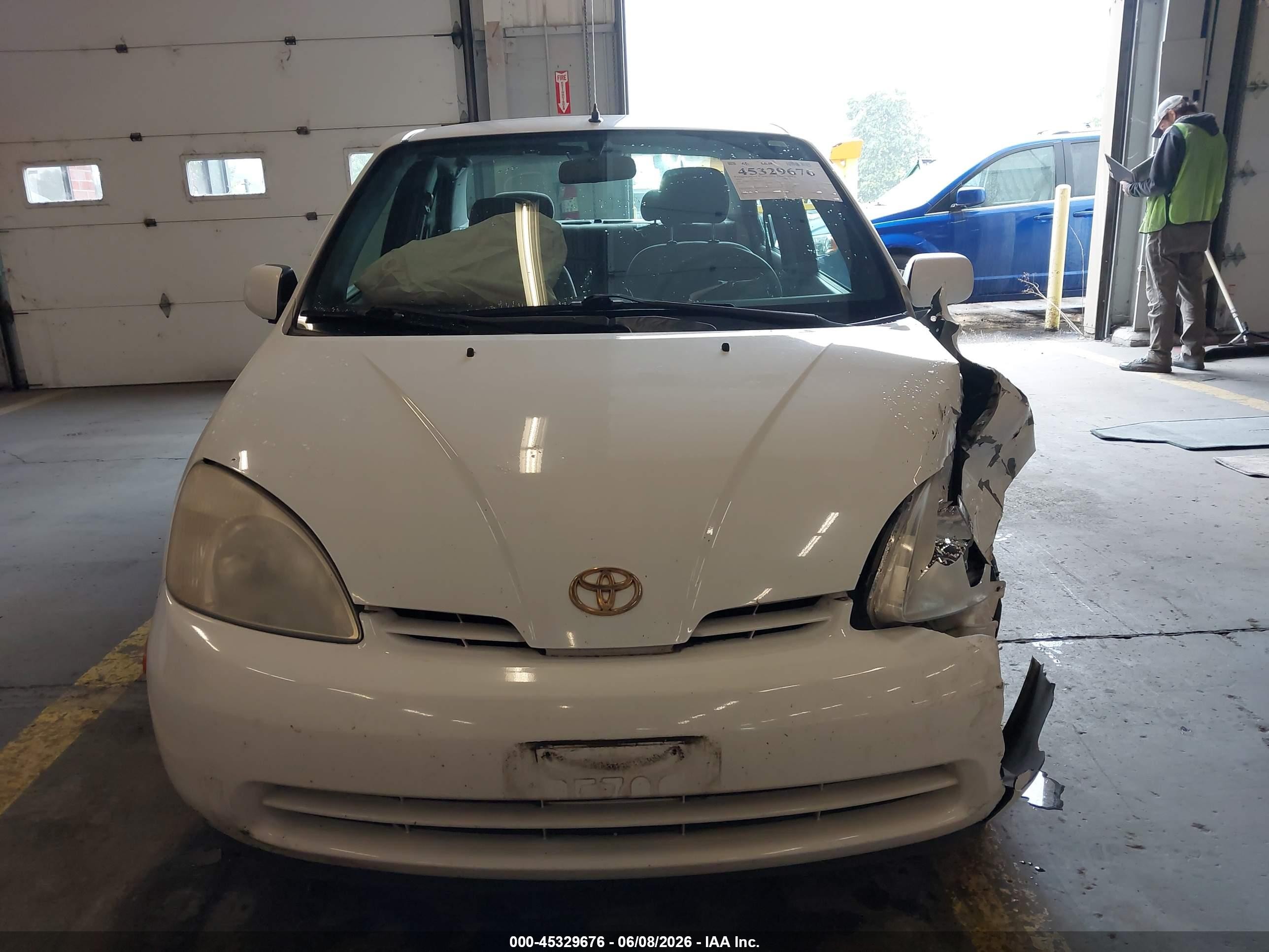 2003 Toyota Prius   White vin: JT2BK12U630070253