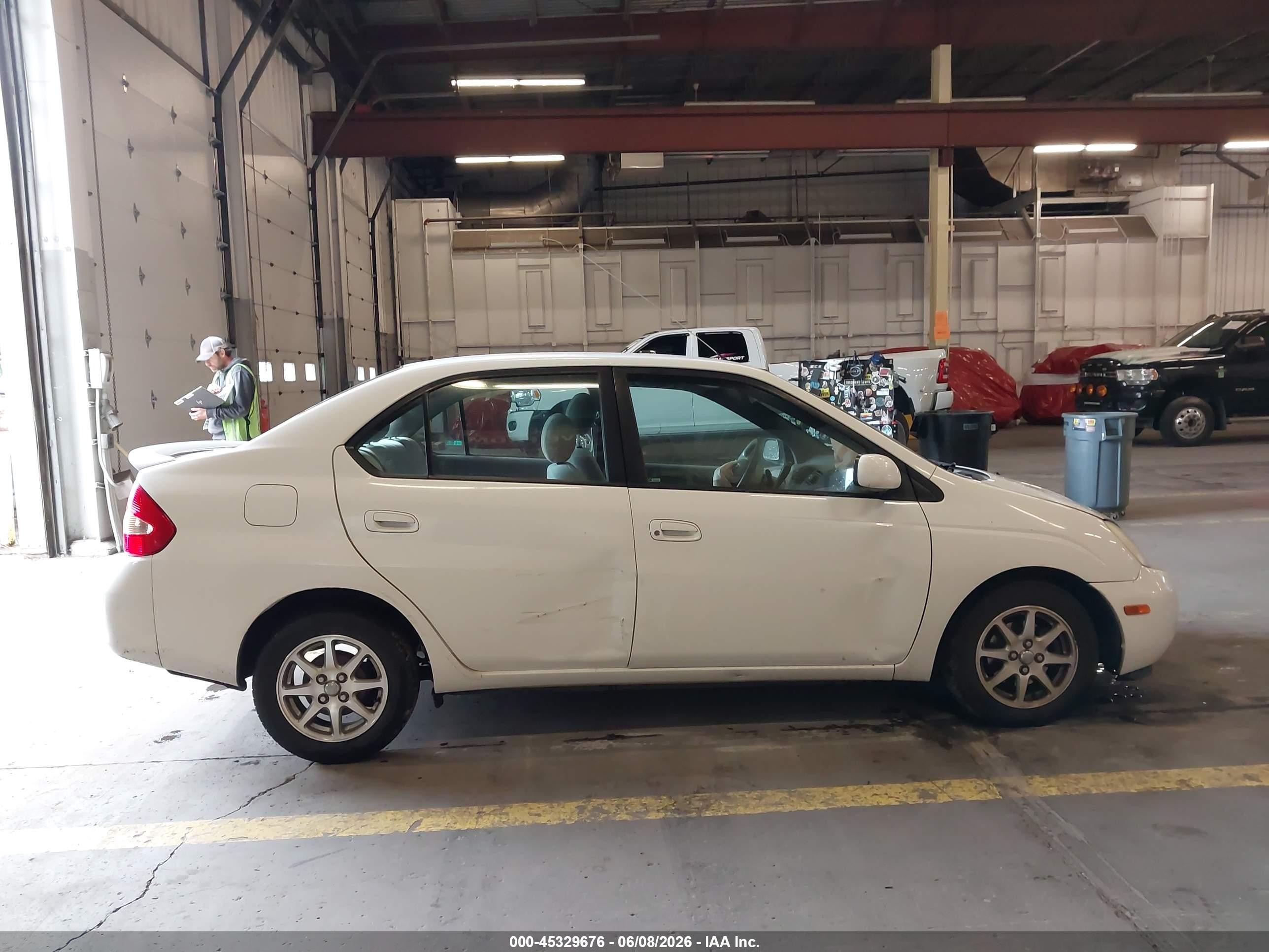 2003 Toyota Prius   White vin: JT2BK12U630070253