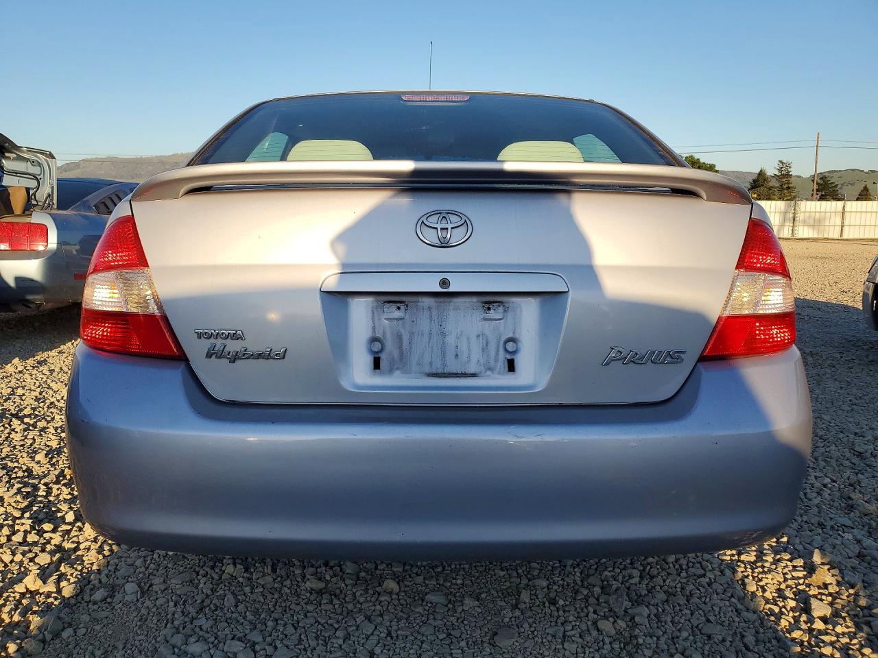 2002 Toyota Prius Silver vin: JT2BK12U820051217