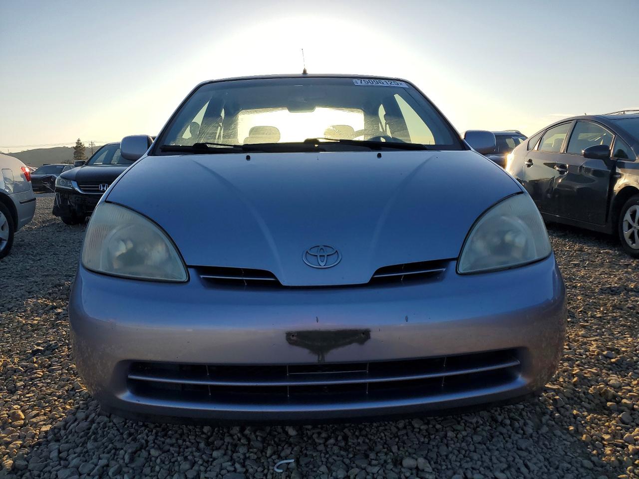 2002 Toyota Prius Silver vin: JT2BK12U820051217