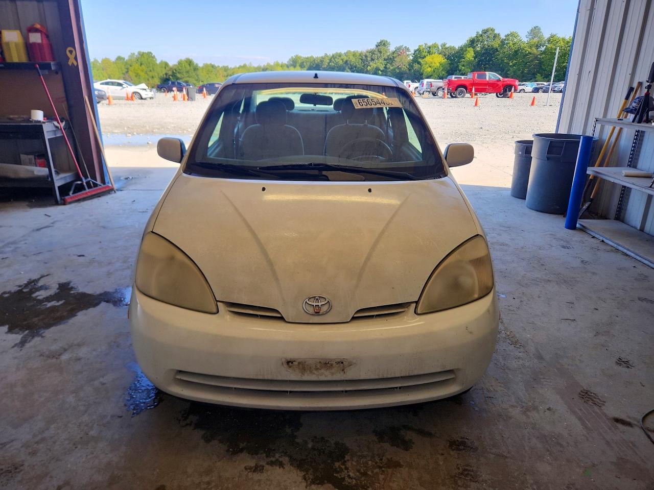 2002 Toyota Prius Base White vin: JT2BK12U920042042