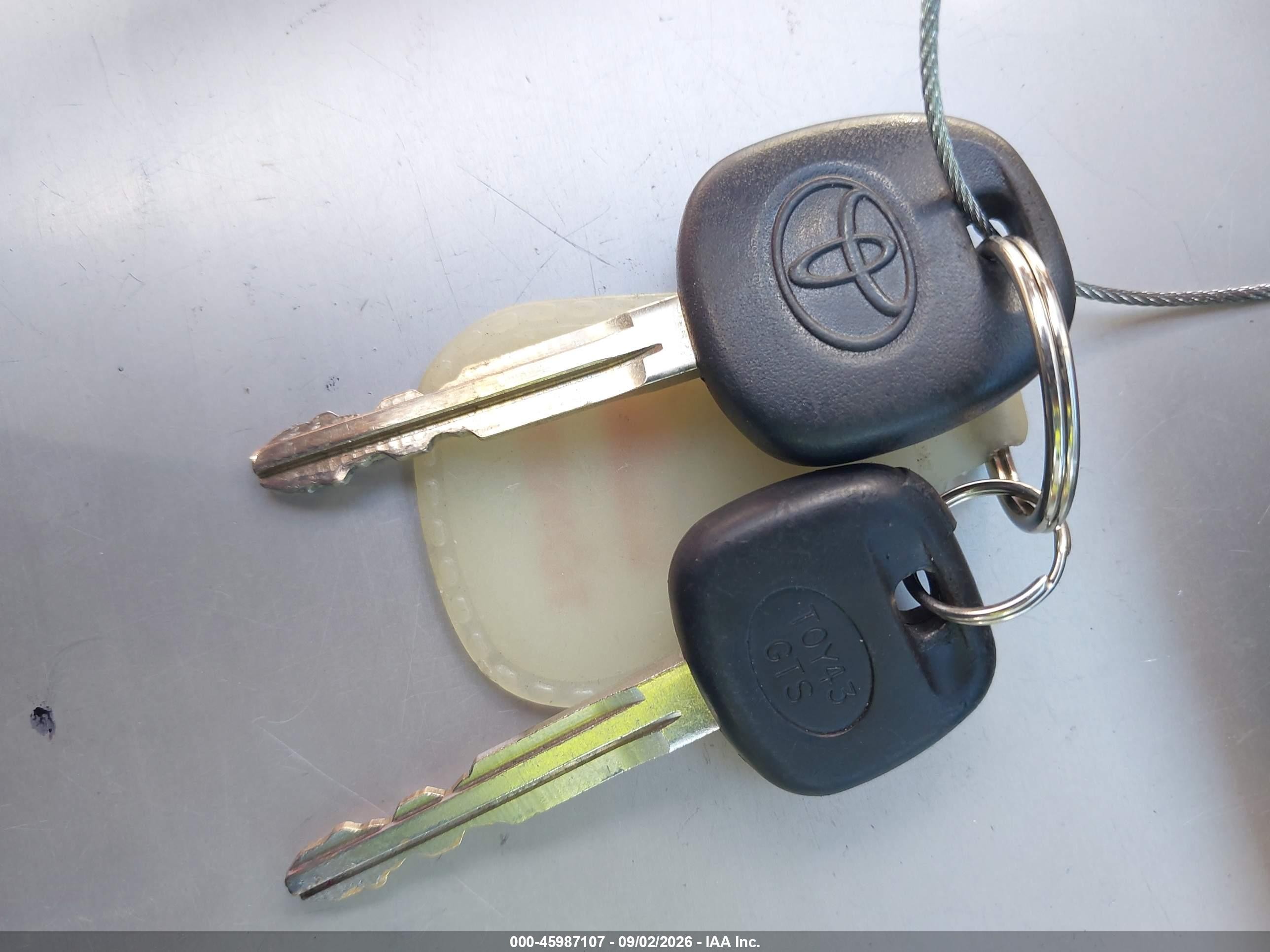 2002 Toyota Prius   Silver vin: JT2BK12UX20038954