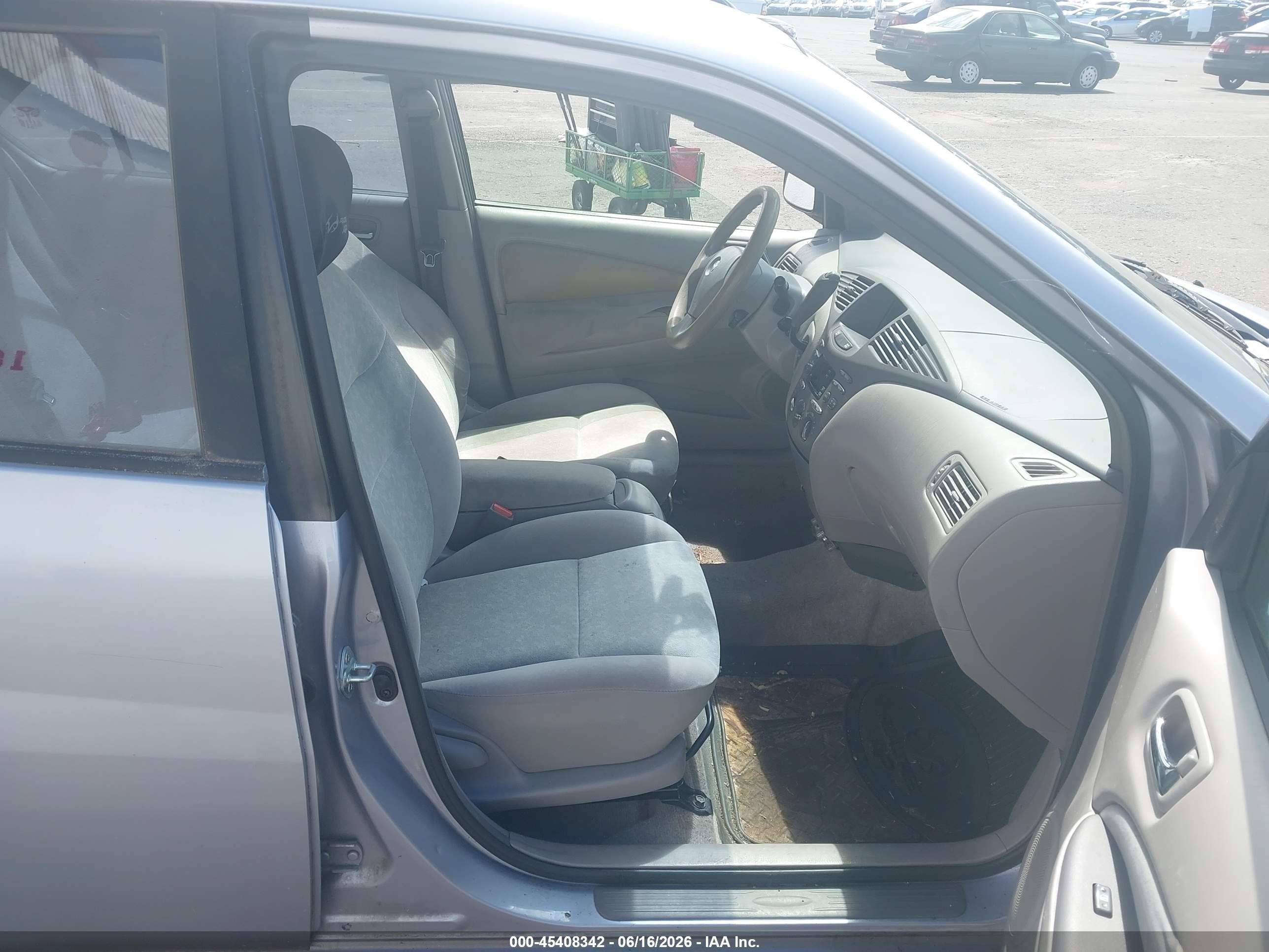 2002 Toyota Prius   Silver vin: JT2BK12UX20044088