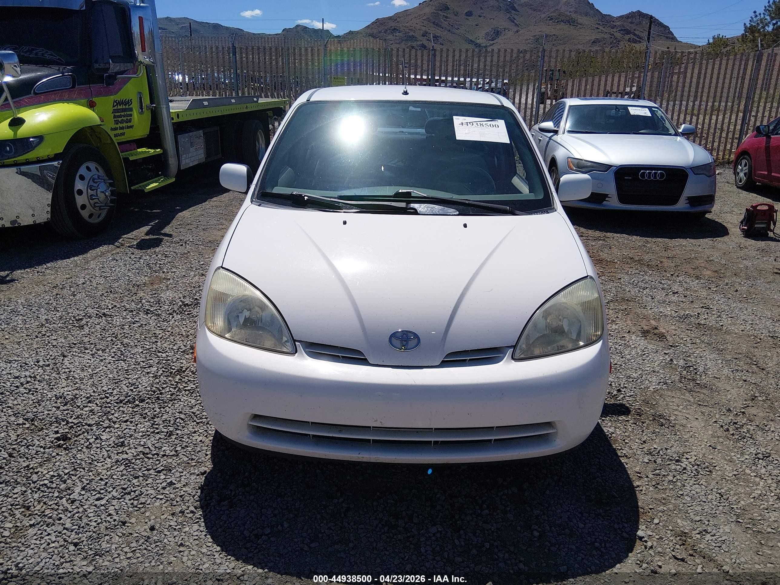 2003 Toyota Prius   White vin: JT2BK18U030075651