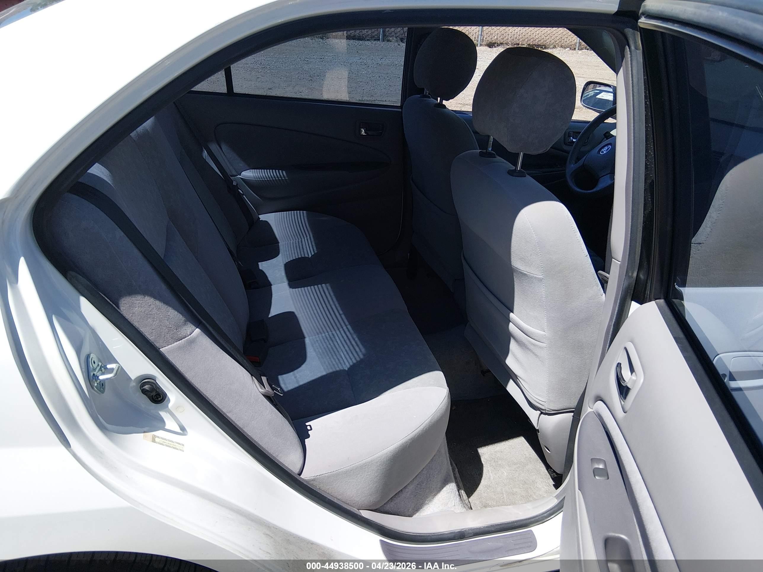 2003 Toyota Prius   White vin: JT2BK18U030075651