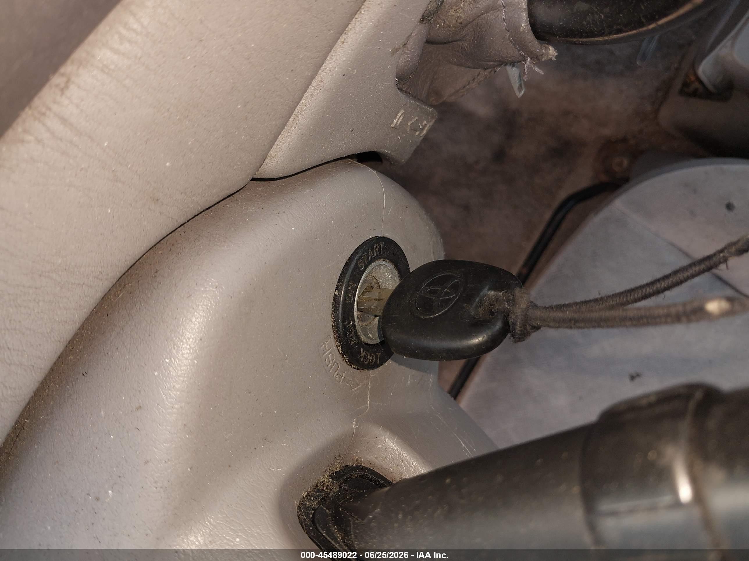 2002 Toyota Prius   Белый vin: JT2BK18U220067548