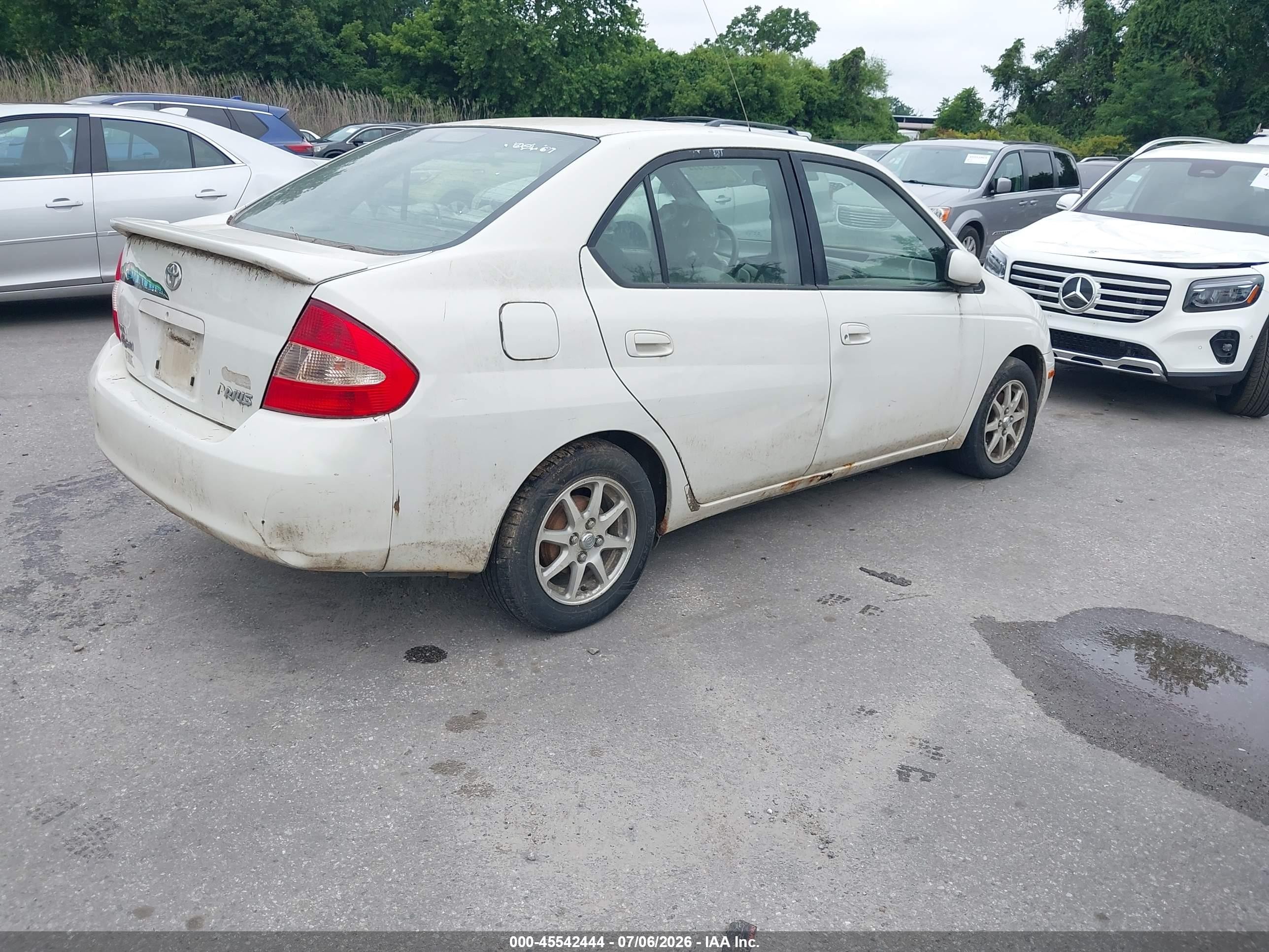 2003 Toyota Prius   White vin: JT2BK18U330083422