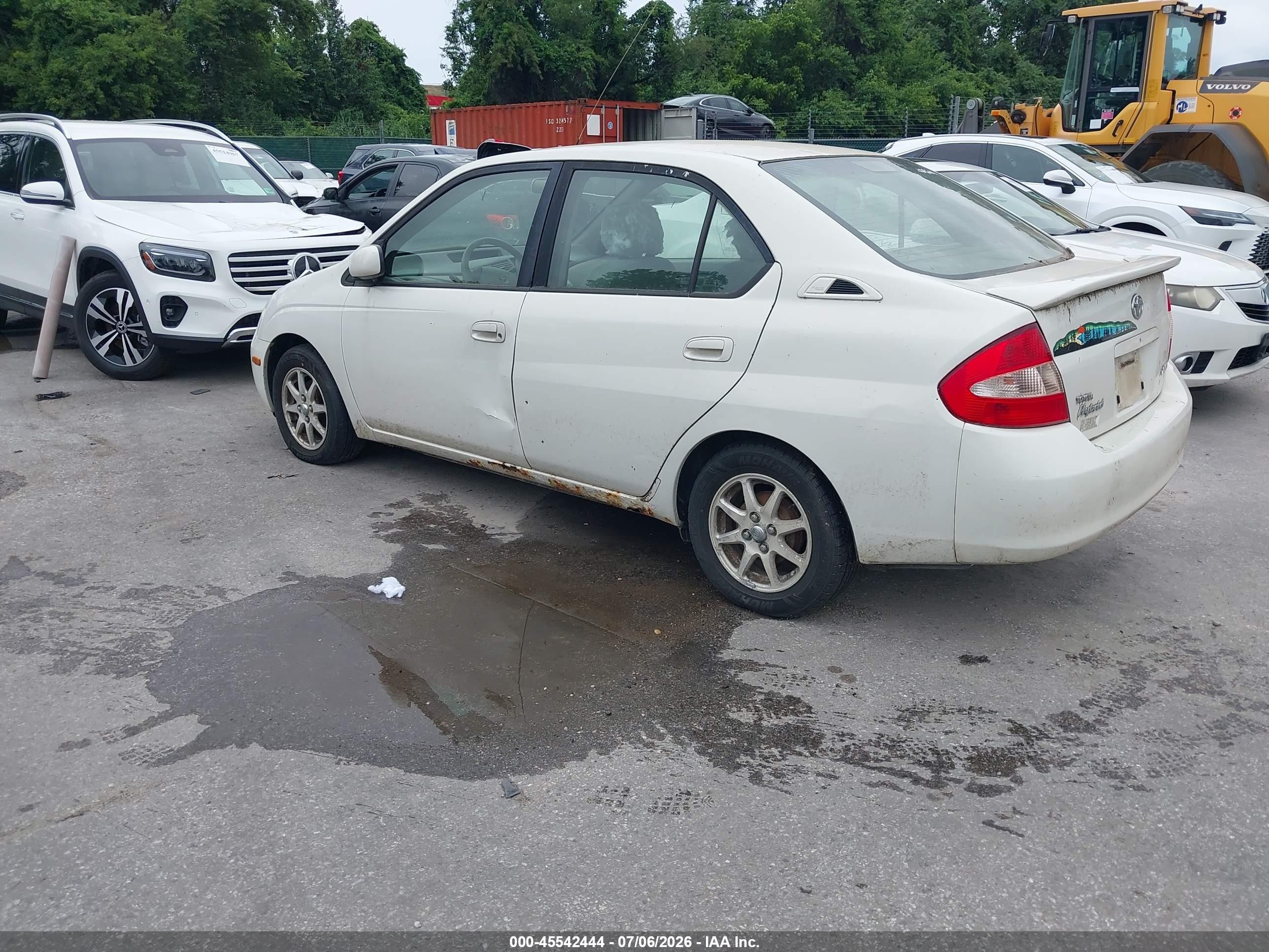 2003 Toyota Prius   White vin: JT2BK18U330083422
