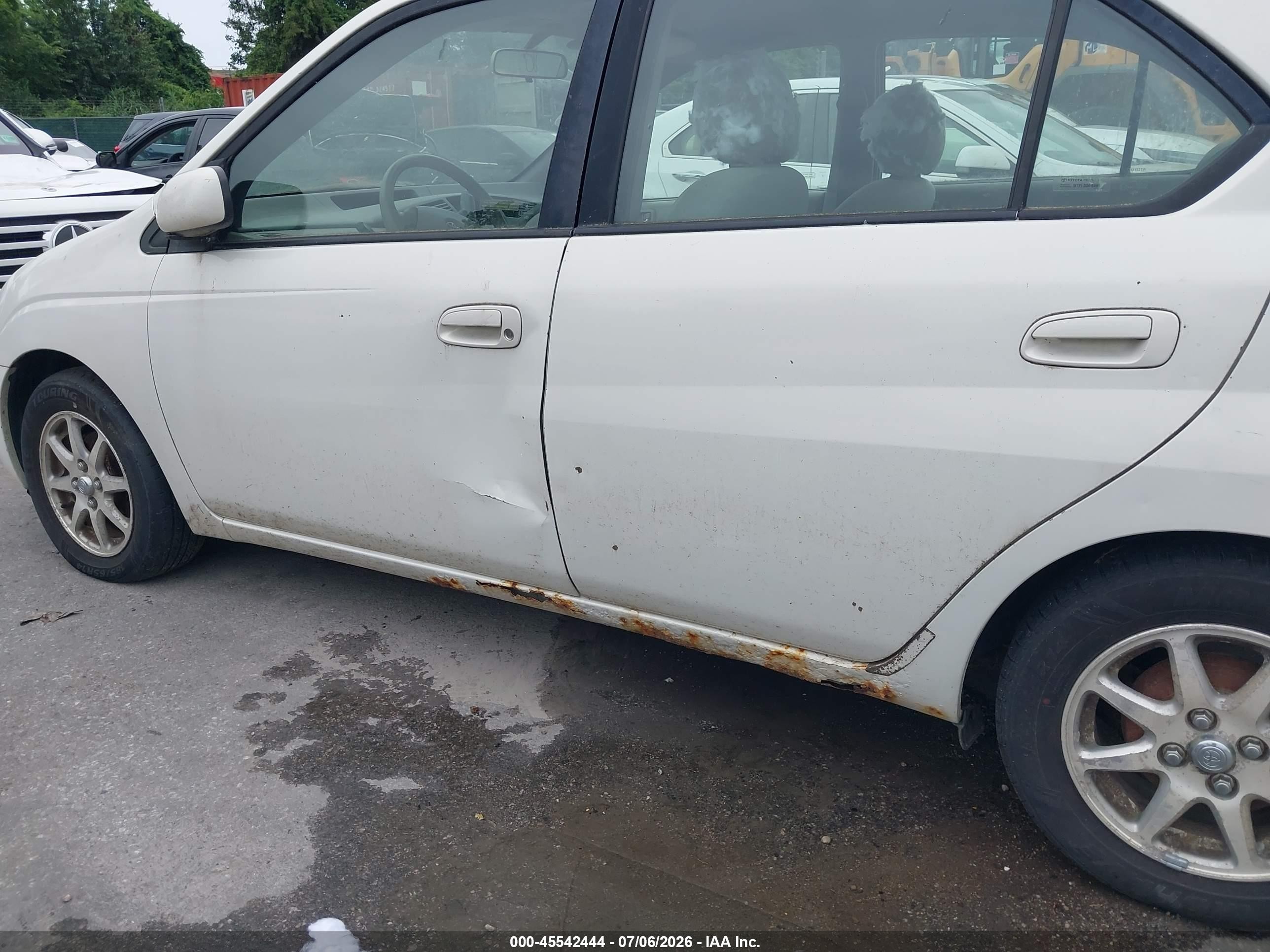 2003 Toyota Prius   White vin: JT2BK18U330083422