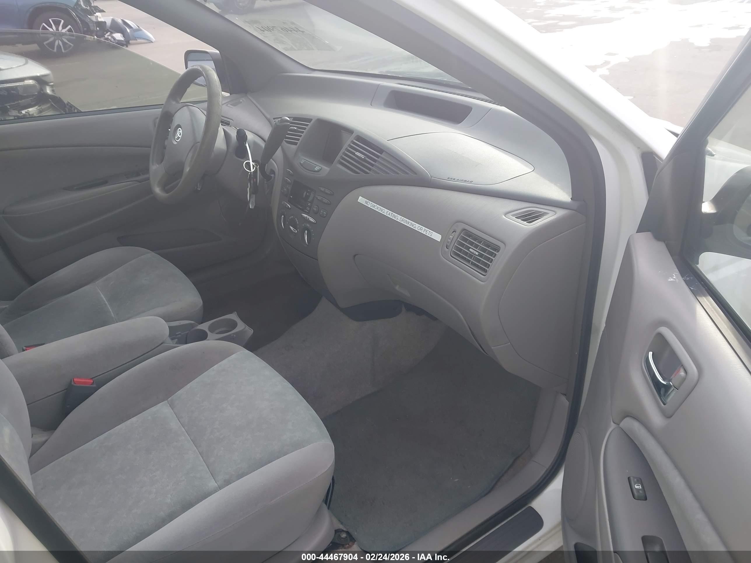 2002 Toyota Prius   White vin: JT2BK18U520061100