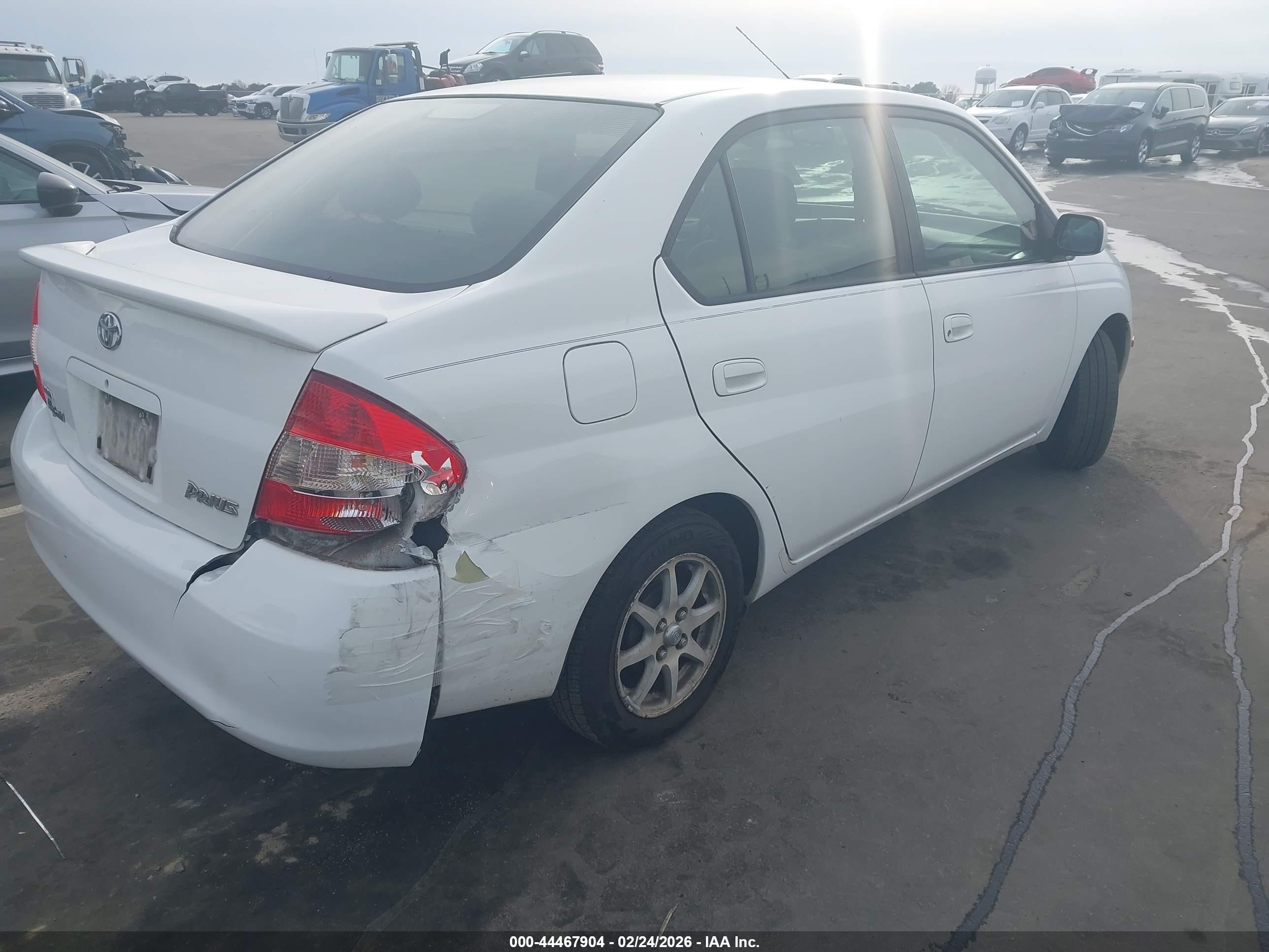 2002 Toyota Prius   White vin: JT2BK18U520061100