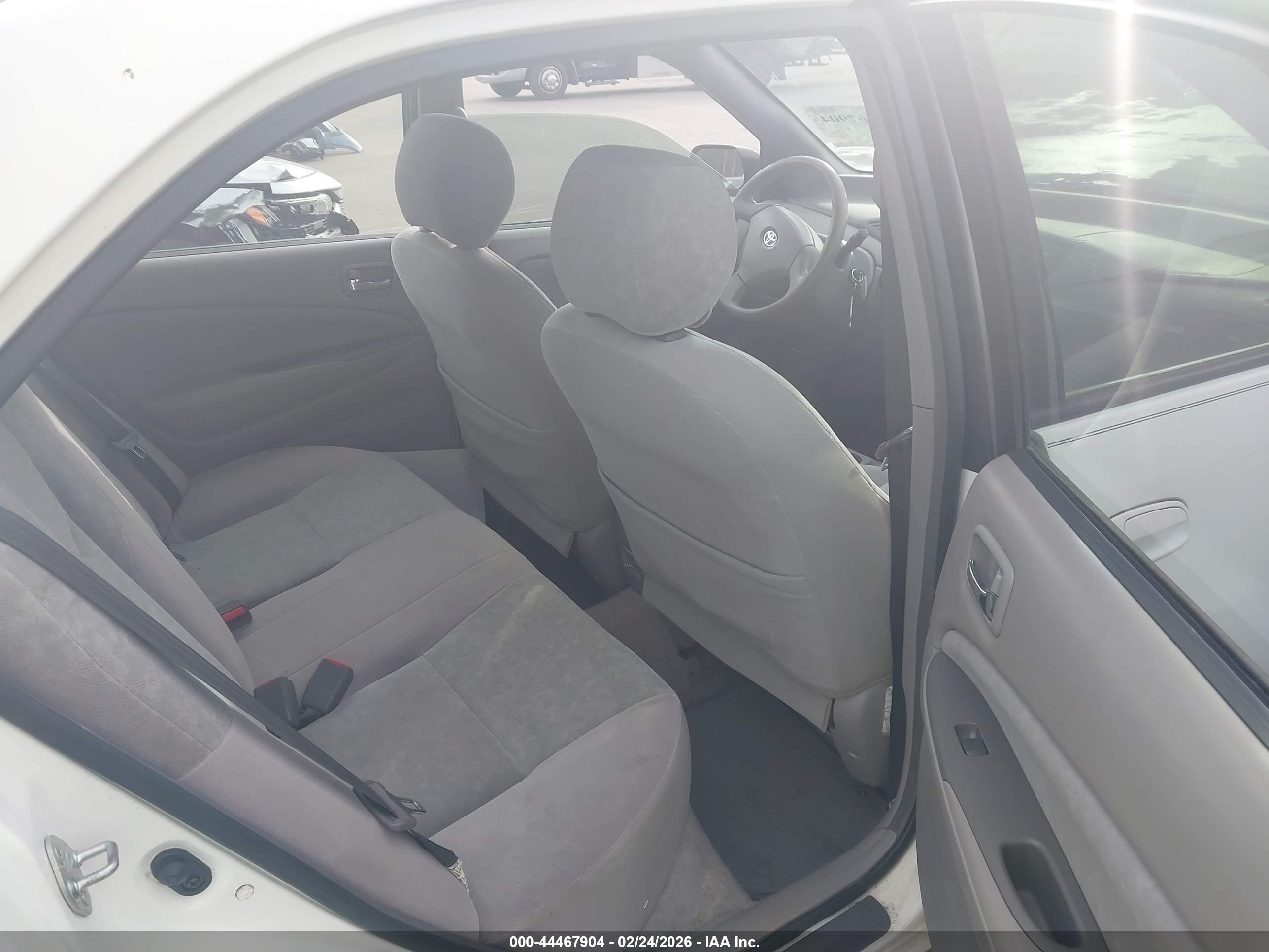 2002 Toyota Prius   White vin: JT2BK18U520061100